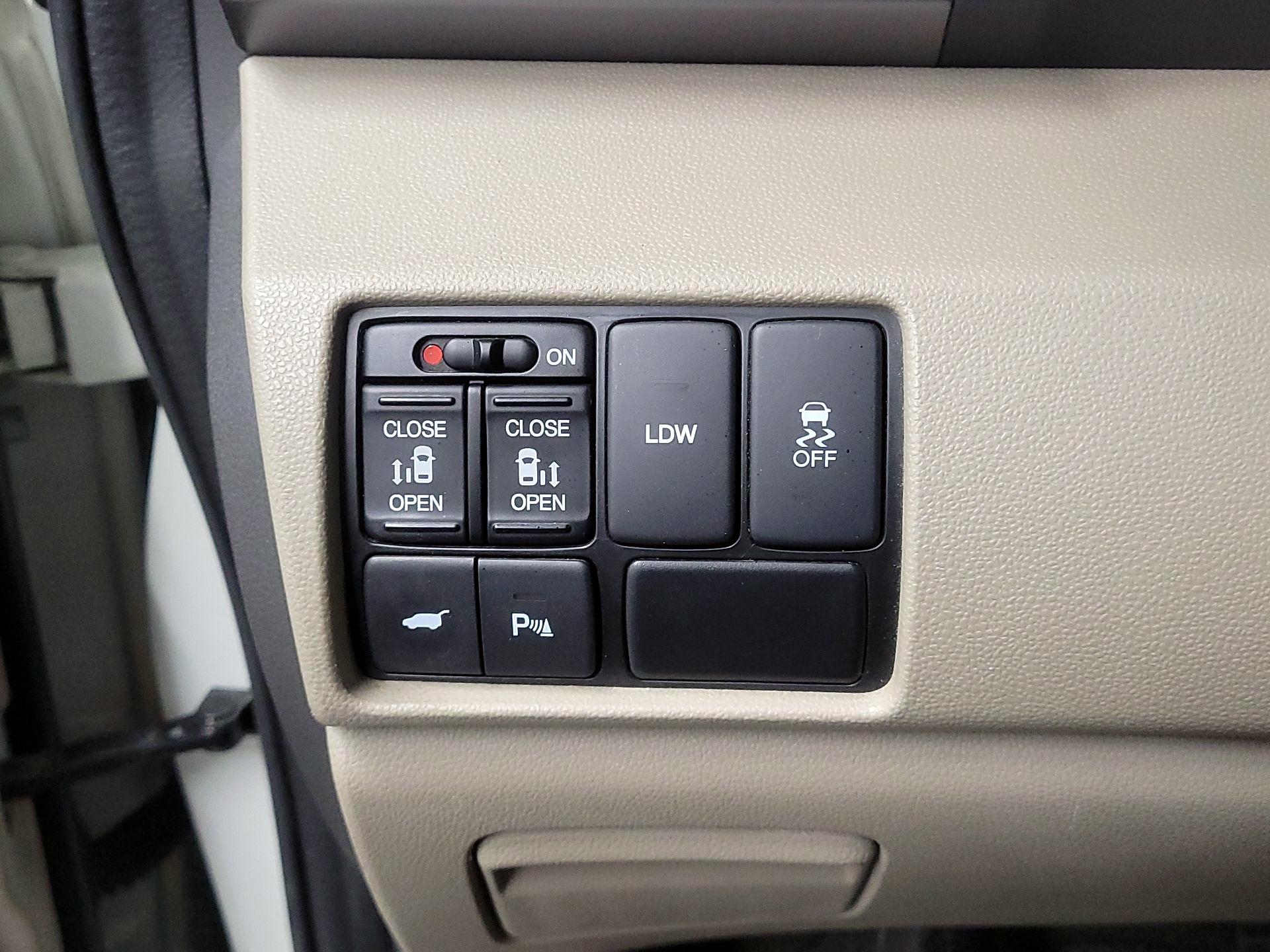 Thumbnail: 2014 Honda Odyssey - 13