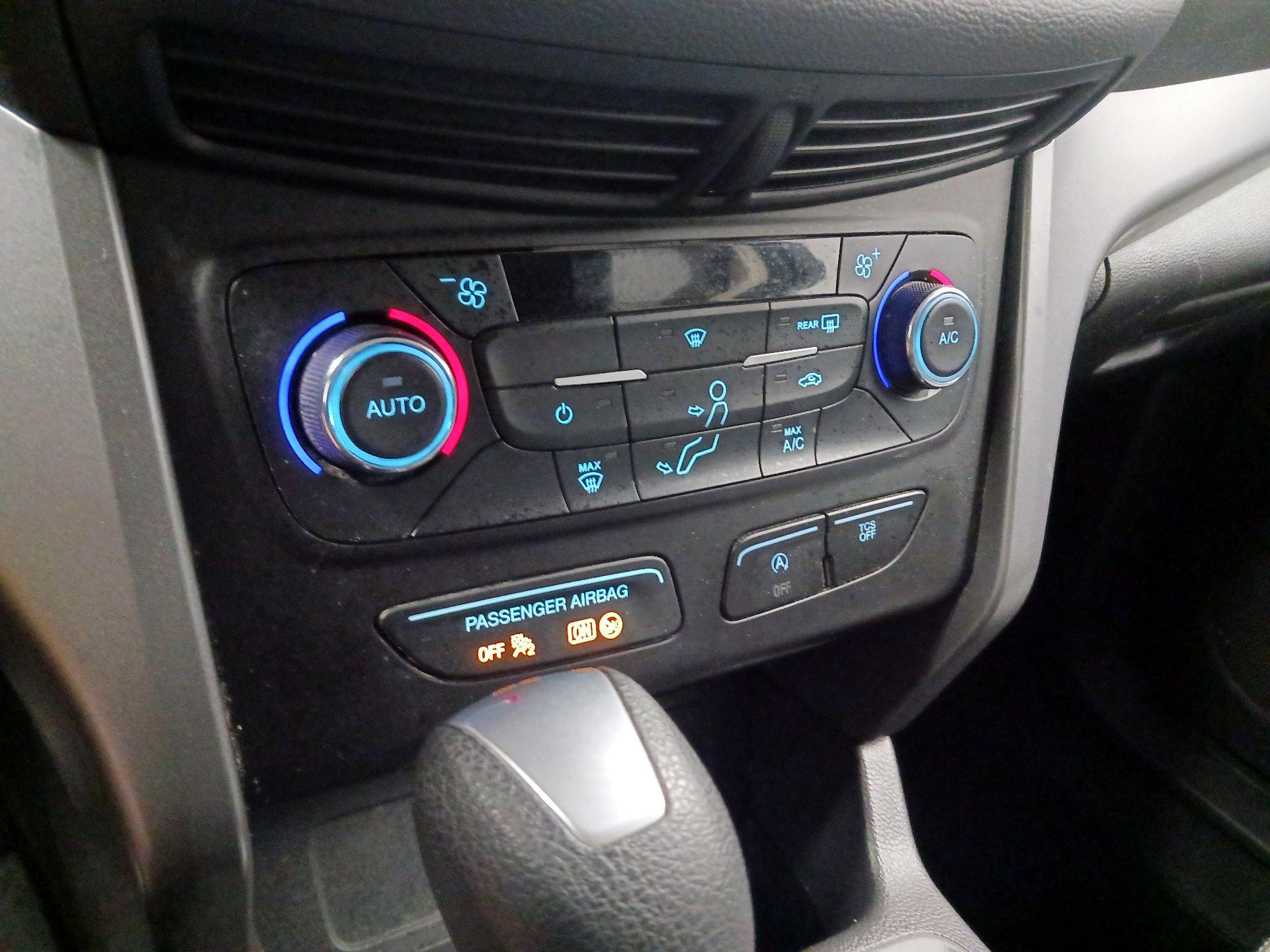 Thumbnail: 2017 Ford Escape - 16