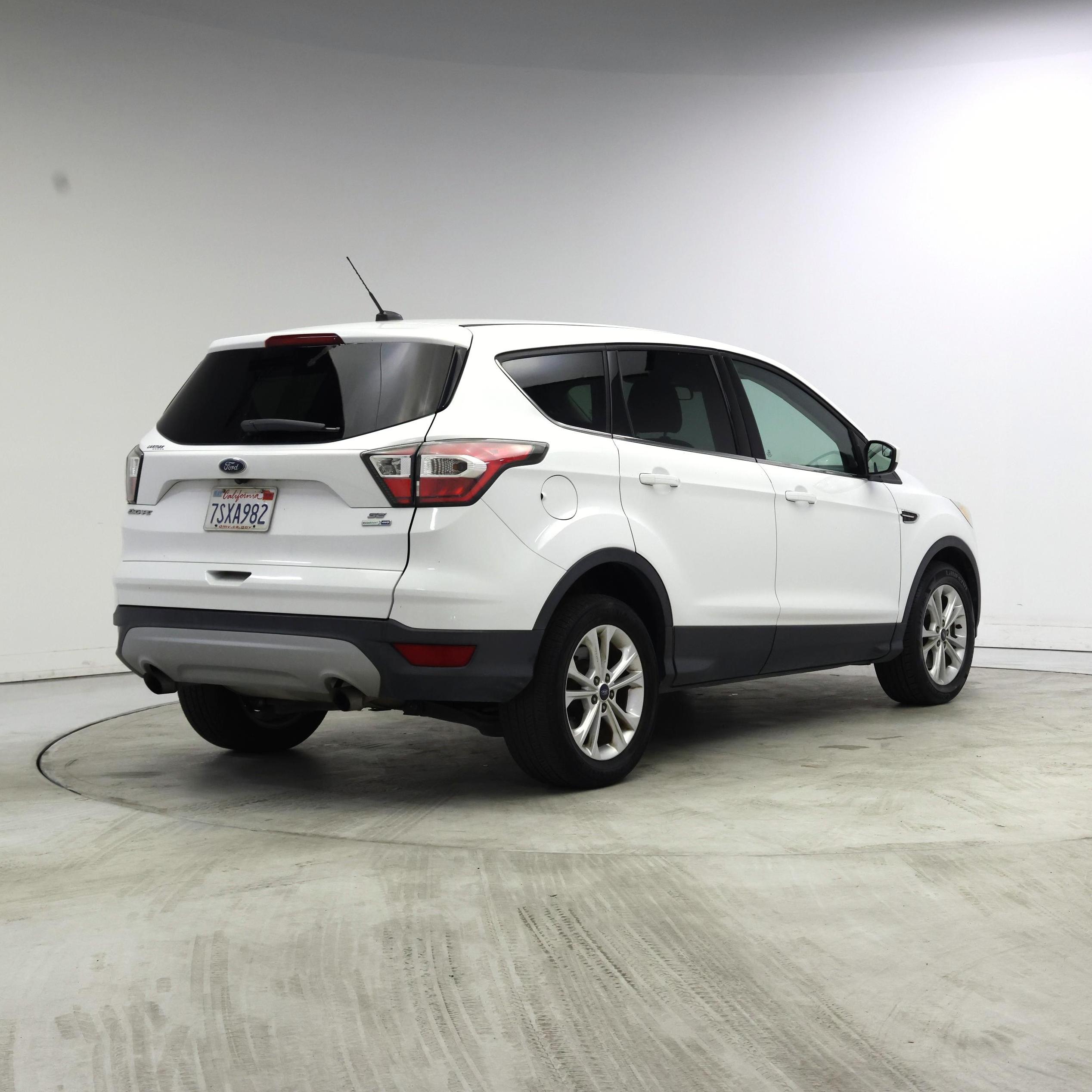 Thumbnail: 2017 Ford Escape - 8