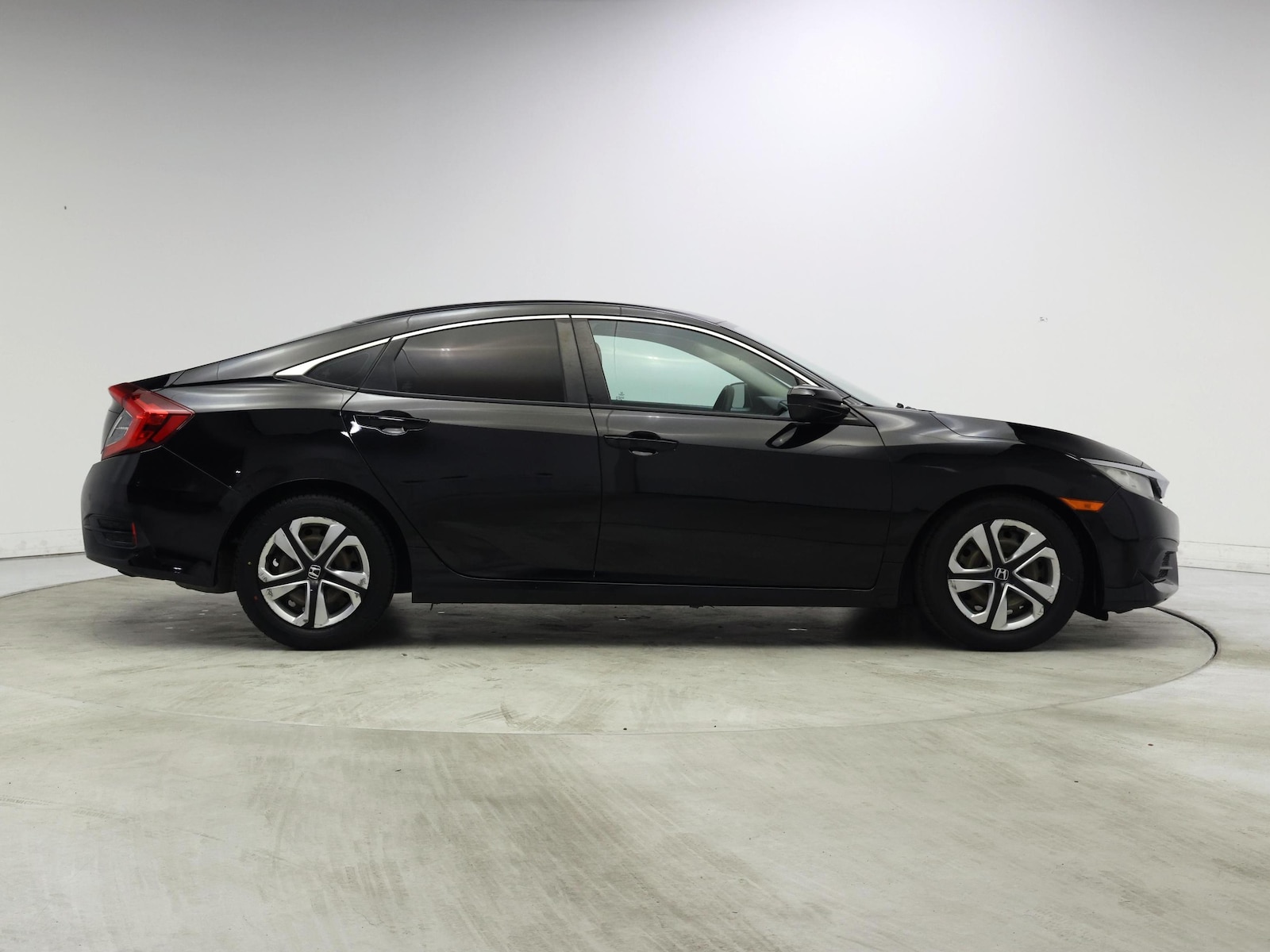 2018 Honda Civic LX - Photo 8