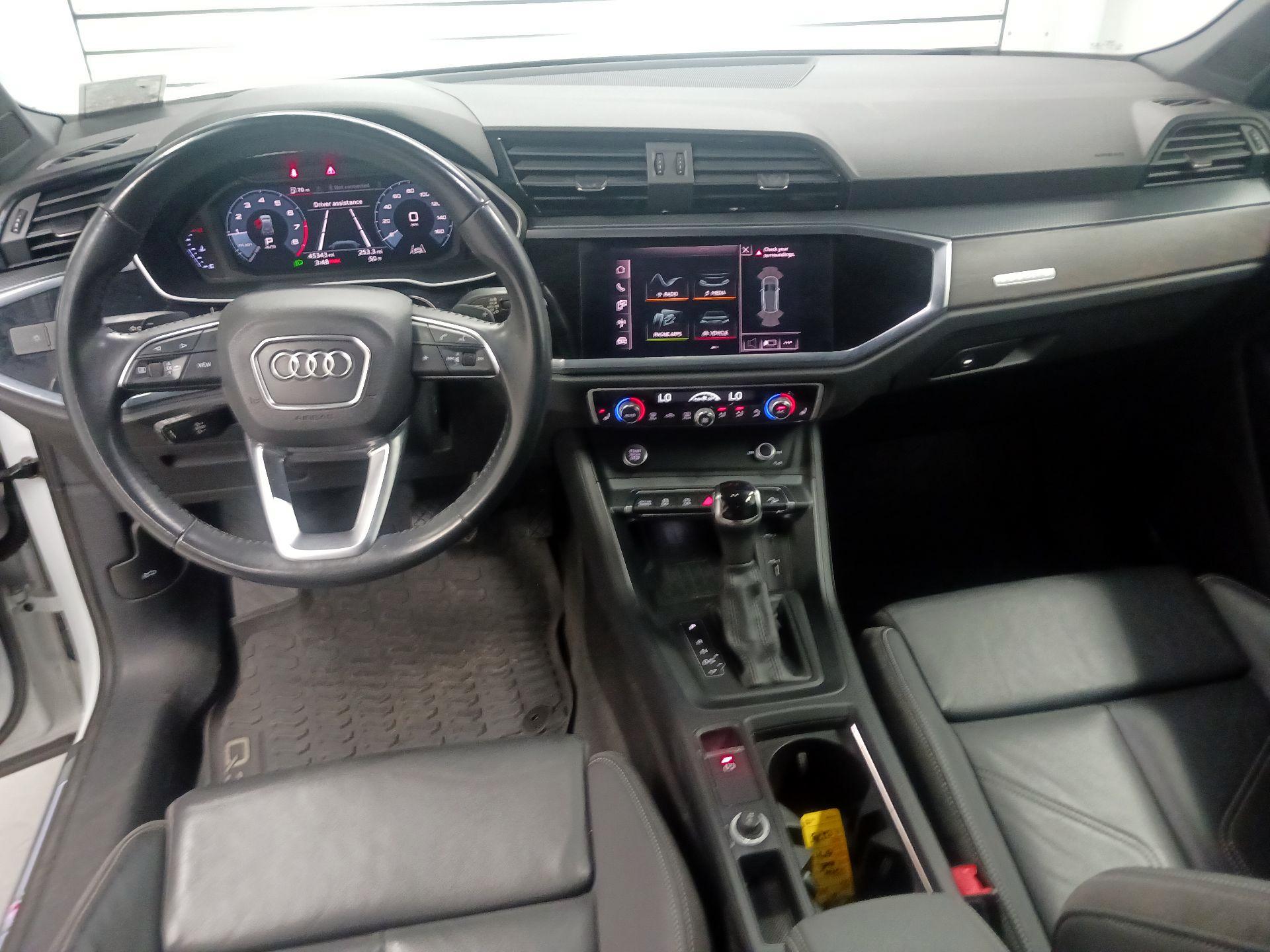 Thumbnail: 2020 Audi Q3 - 9