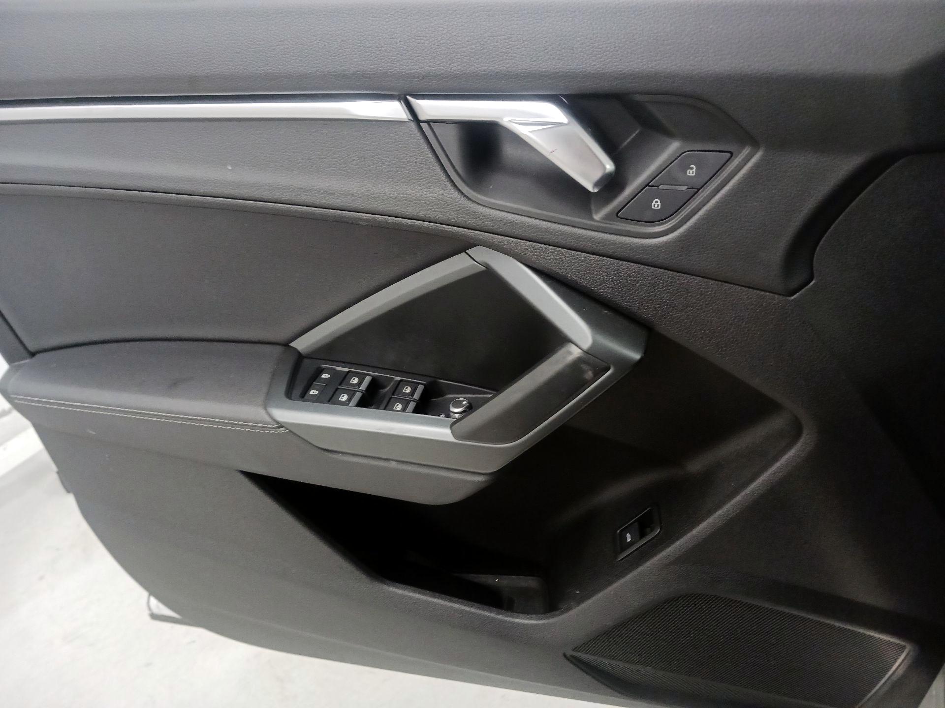 Thumbnail: 2020 Audi Q3 - 12
