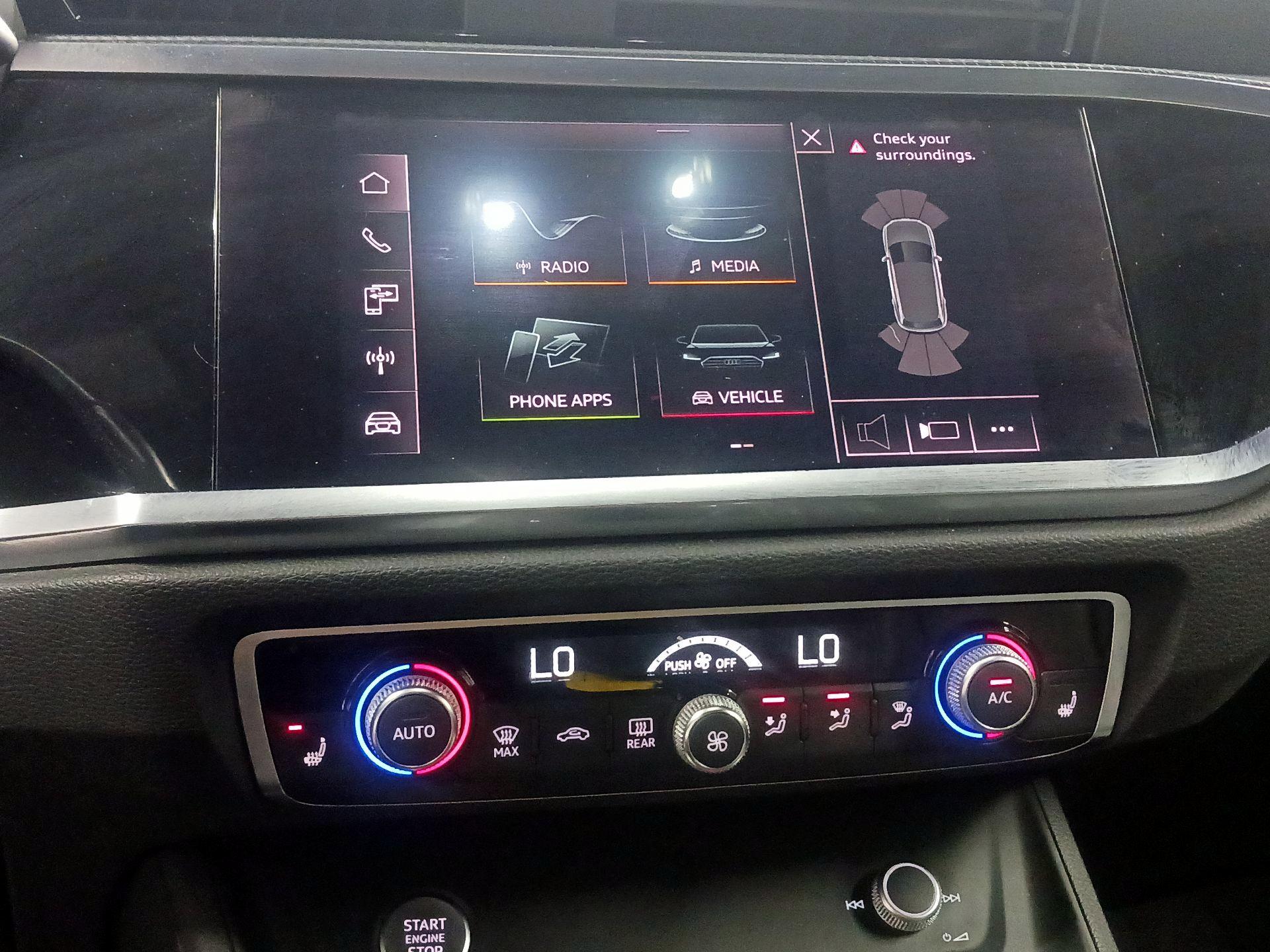 Thumbnail: 2020 Audi Q3 - 13
