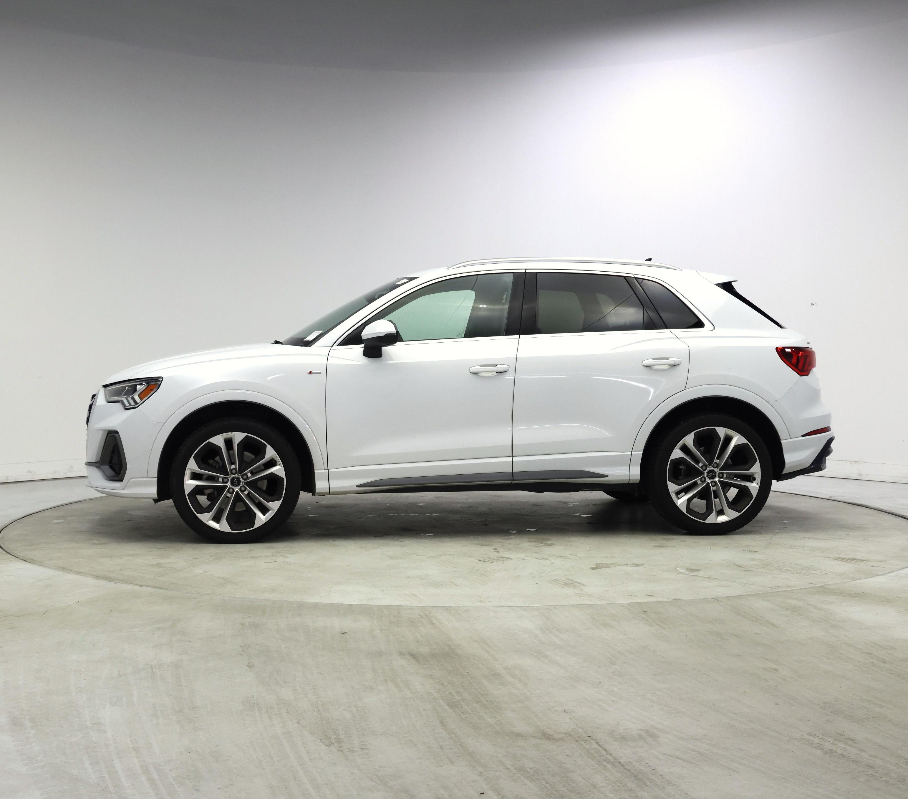 Thumbnail: 2020 Audi Q3 - 3