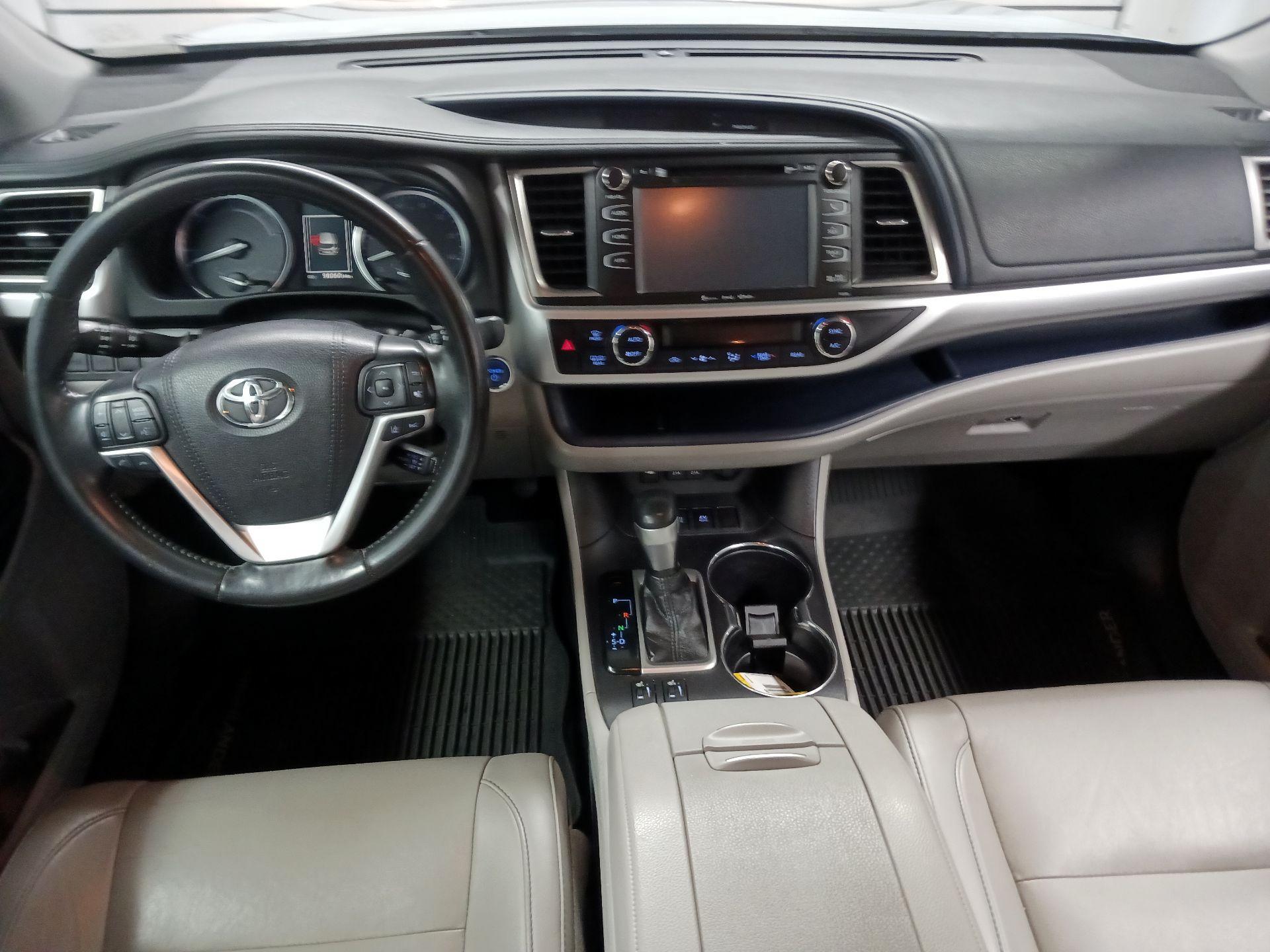 Thumbnail: 2019 Toyota Highlander - 9