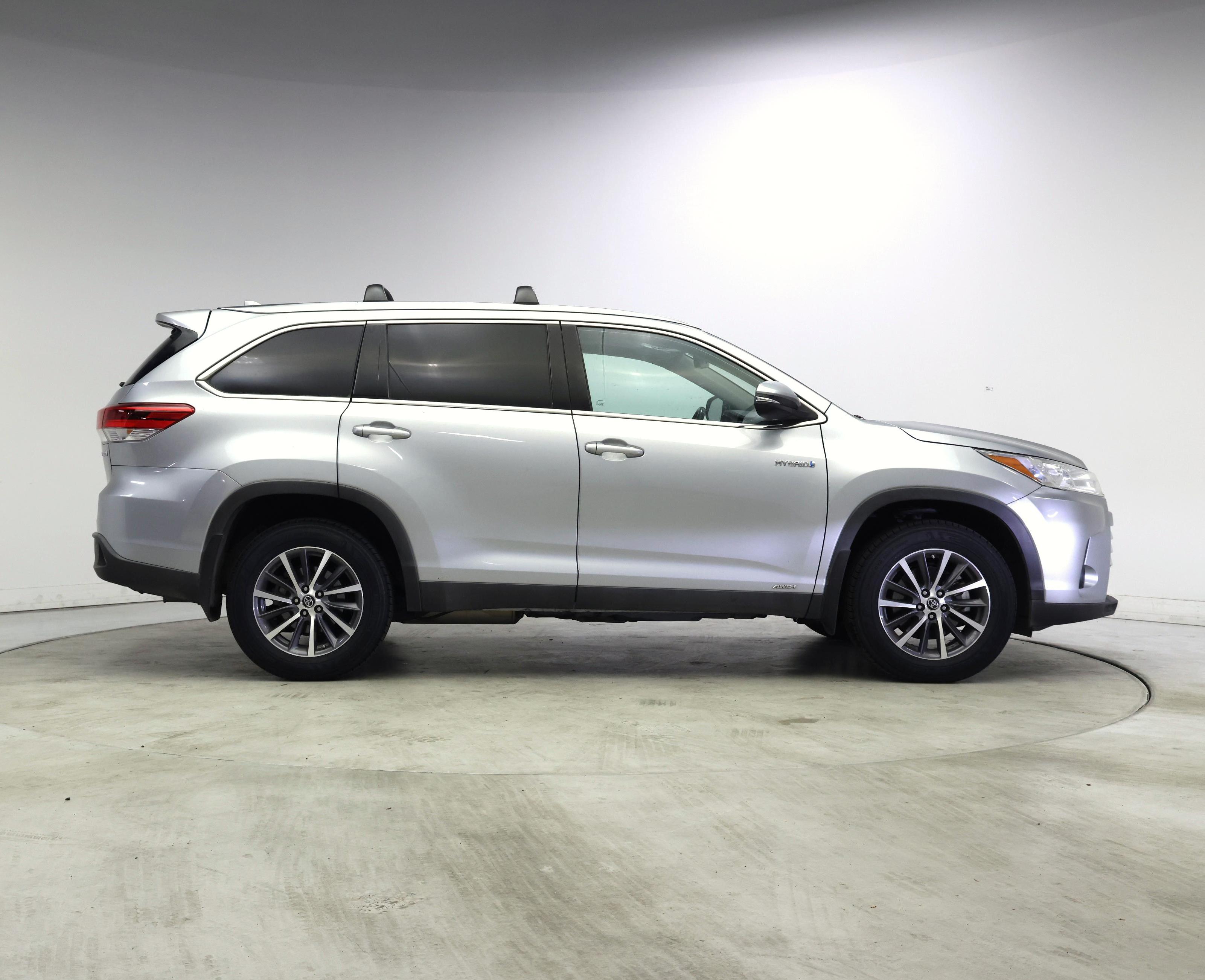 Thumbnail: 2019 Toyota Highlander - 7