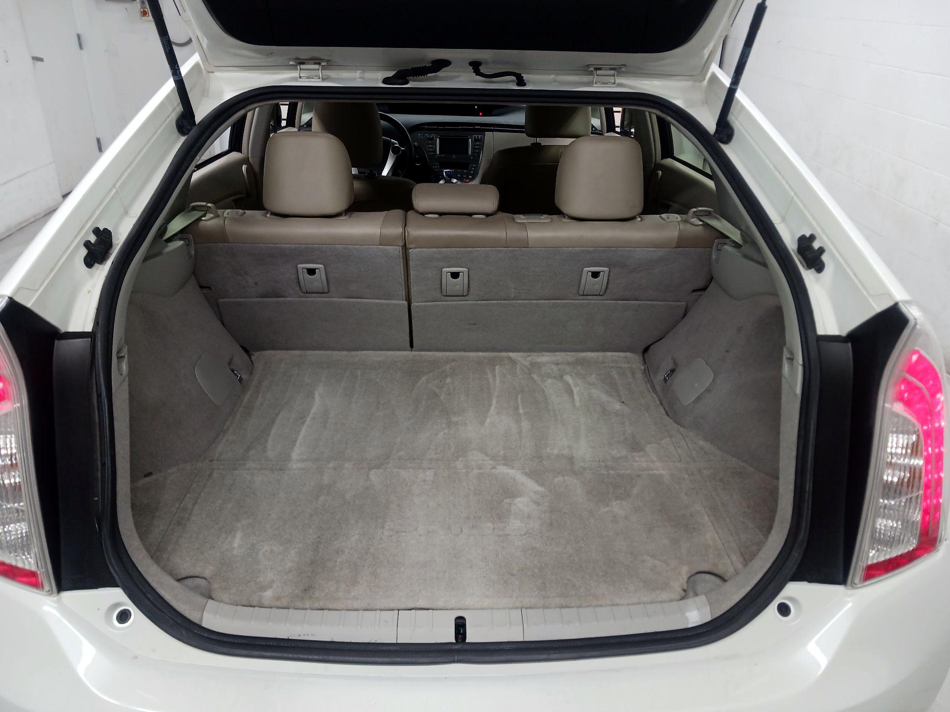 Thumbnail: 2015 Toyota Prius - 19