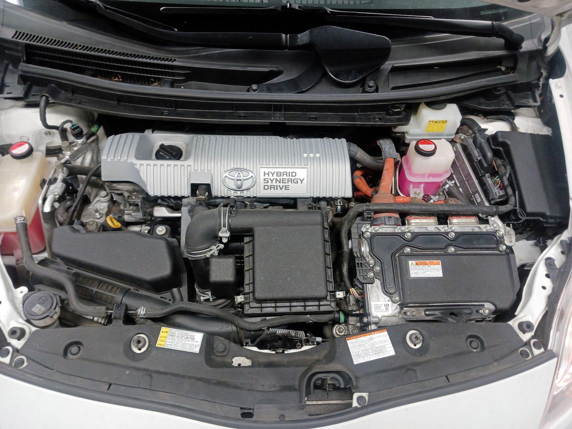 Thumbnail: 2015 Toyota Prius - 20