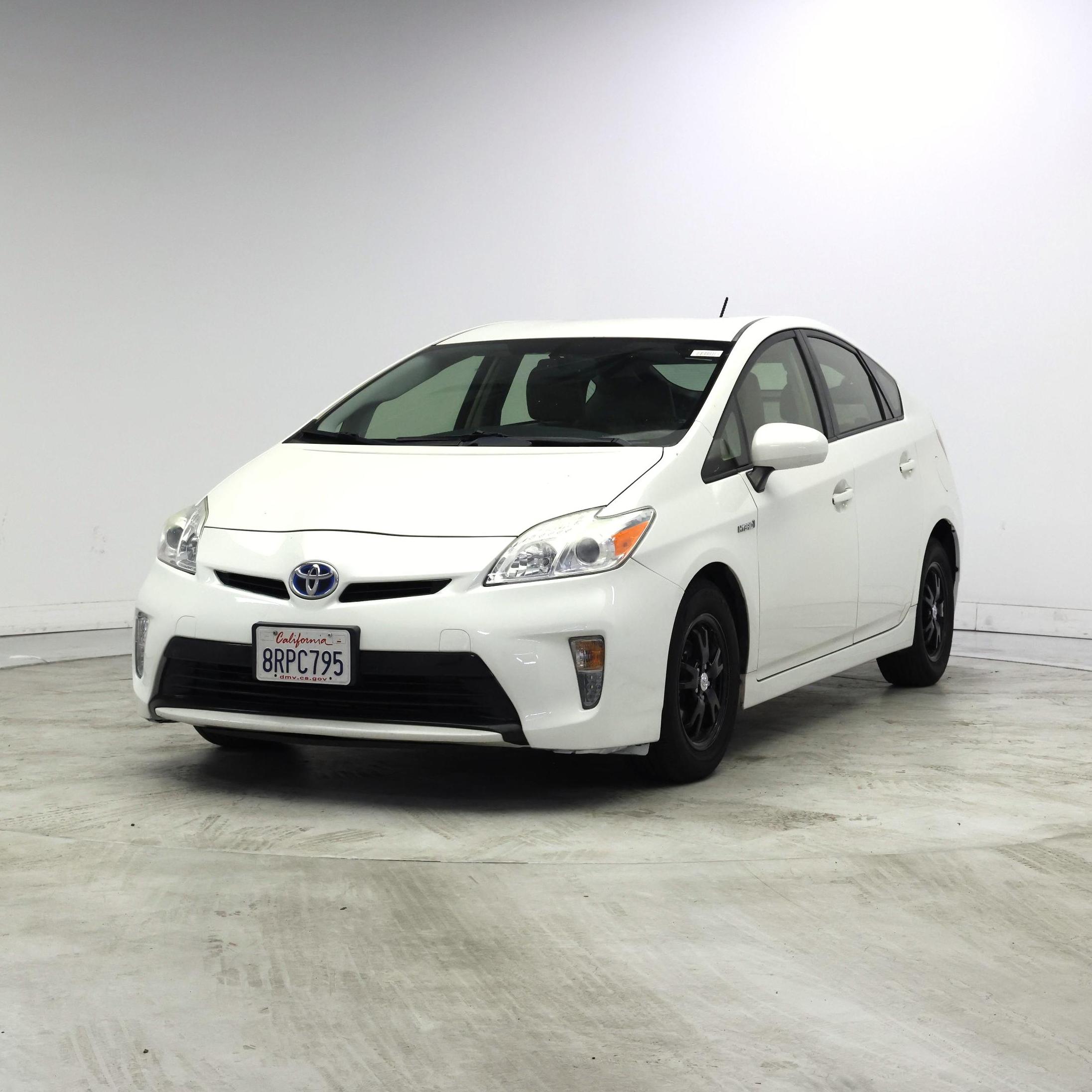 Thumbnail: 2015 Toyota Prius - 4