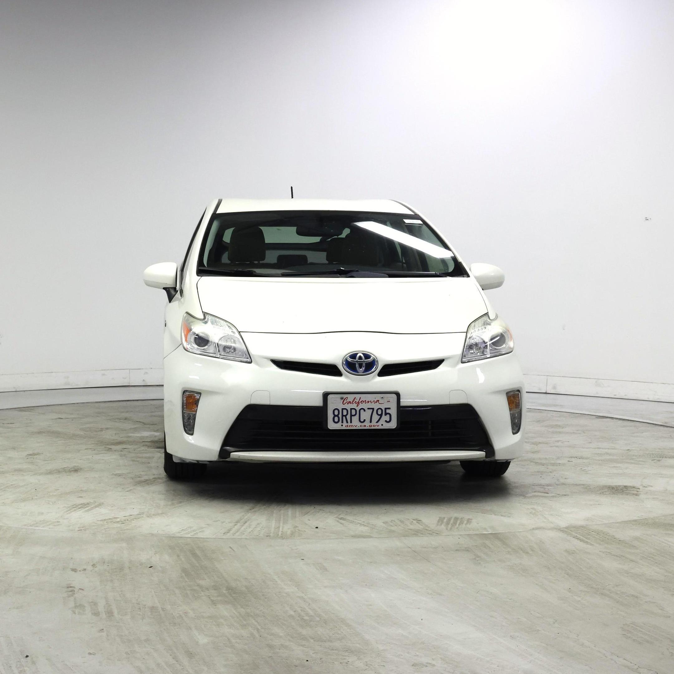 Thumbnail: 2015 Toyota Prius - 5