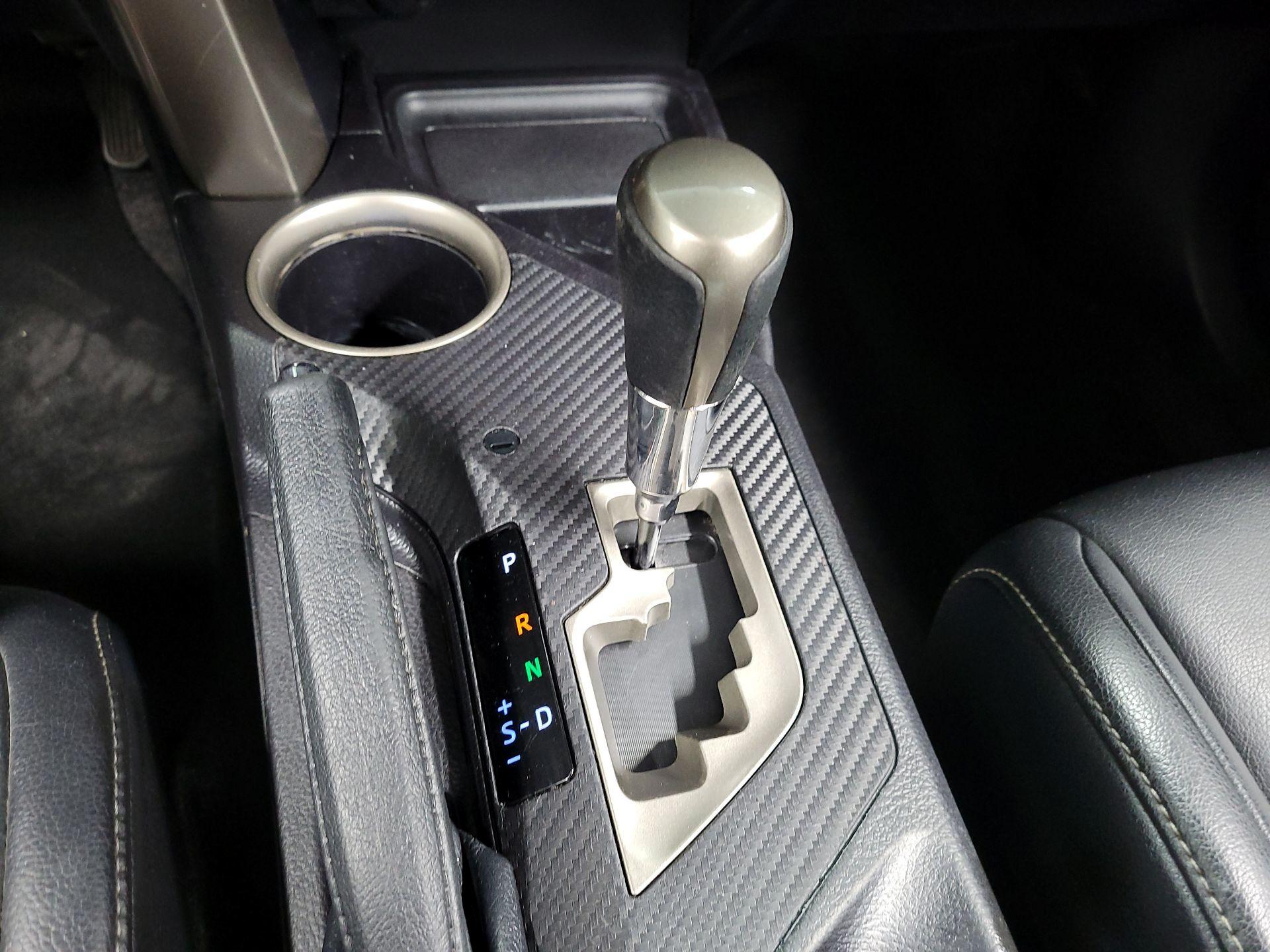 Thumbnail: 2015 Toyota RAV4 - 16