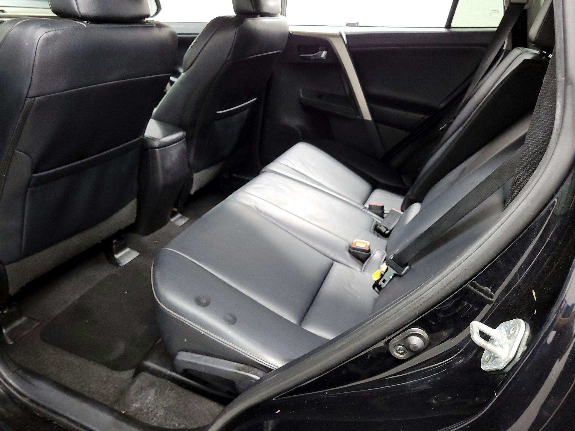 Thumbnail: 2015 Toyota RAV4 - 17