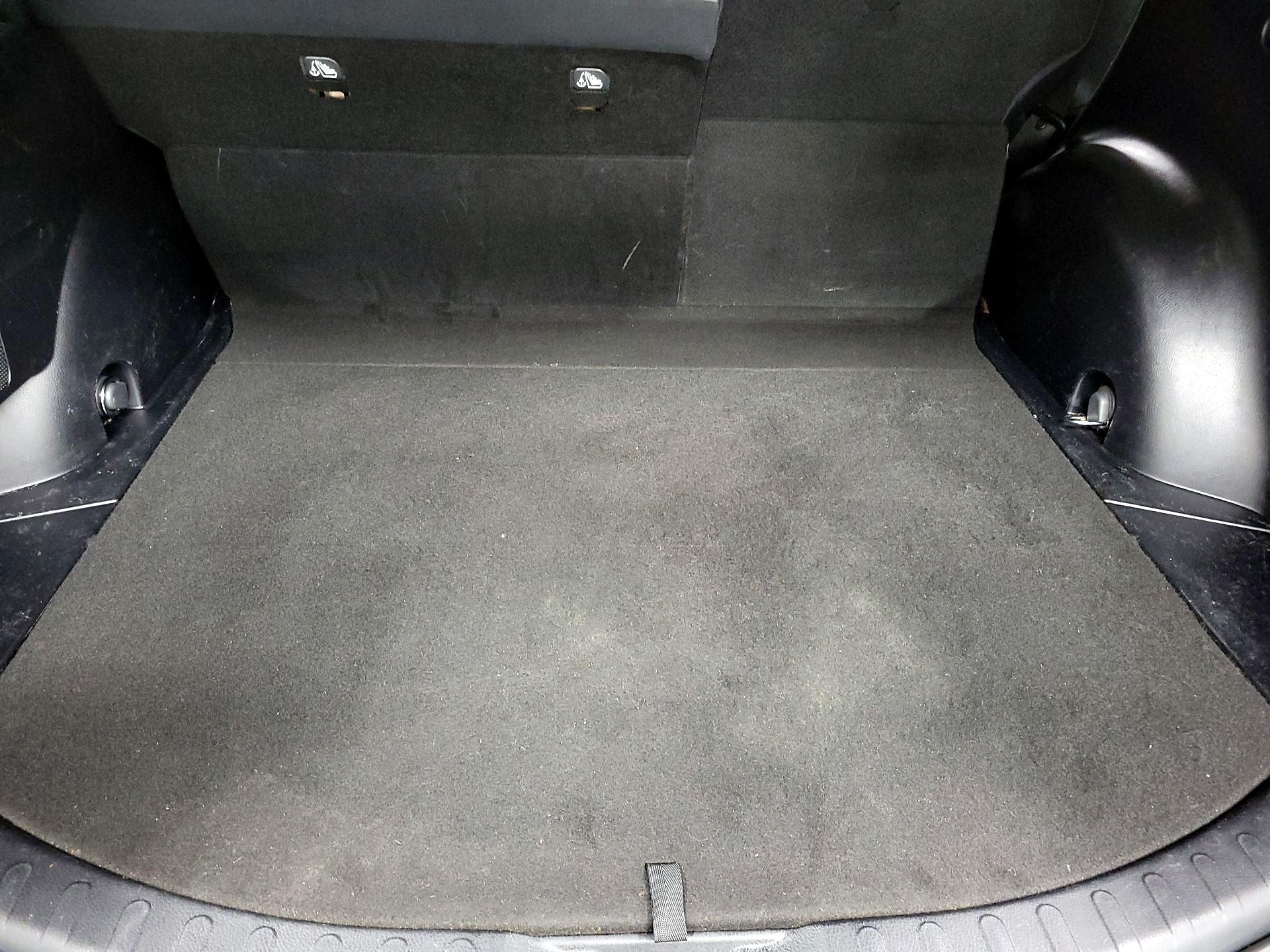 Thumbnail: 2015 Toyota RAV4 - 18