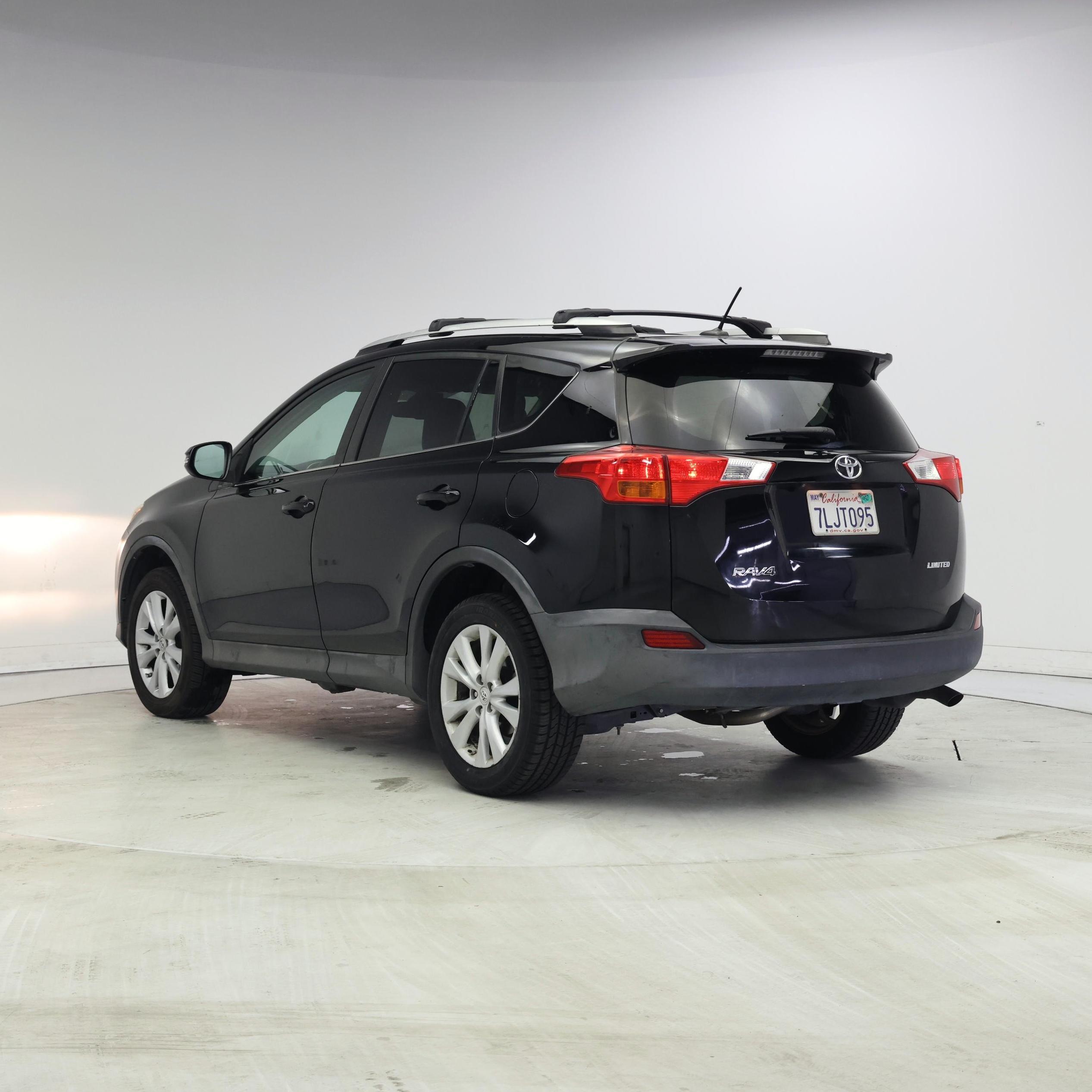 Thumbnail: 2015 Toyota RAV4 - 2