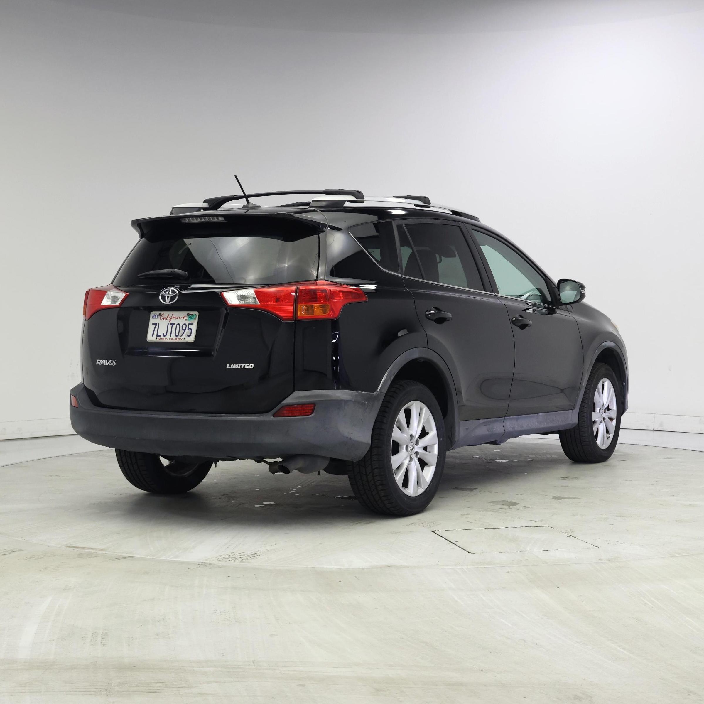 Thumbnail: 2015 Toyota RAV4 - 8