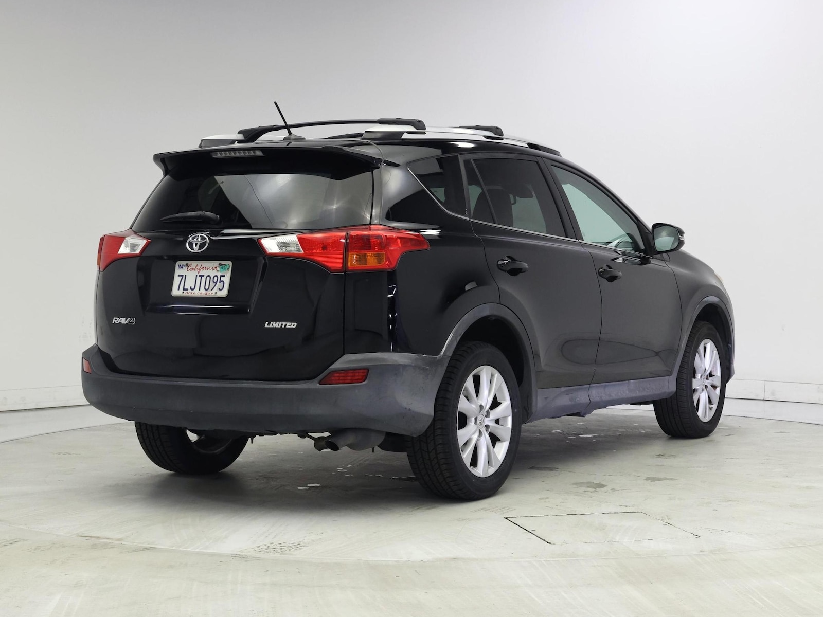 2015 Toyota RAV4 Limited - Photo 9