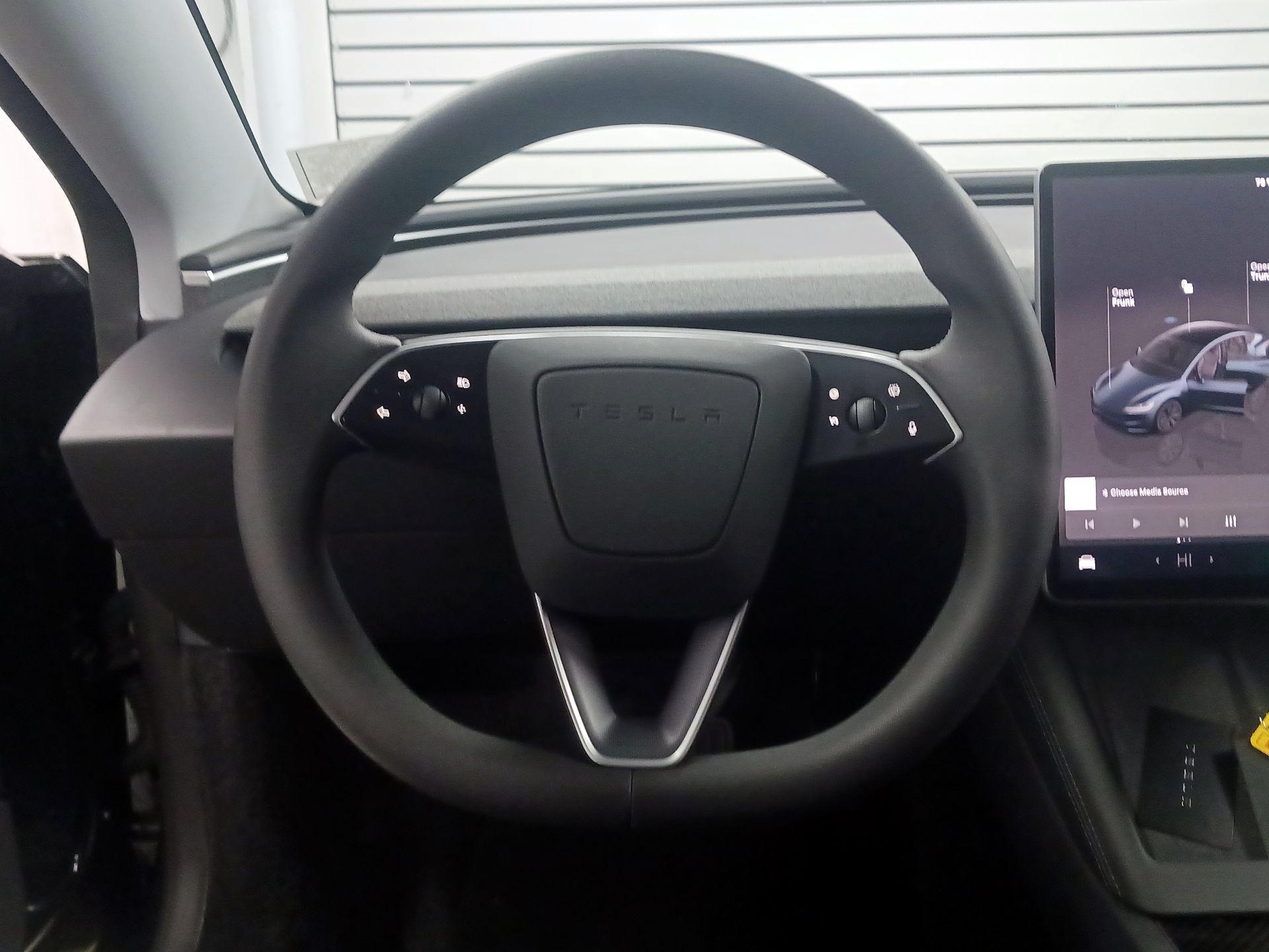 Thumbnail: 2025 Tesla Model 3 - 10