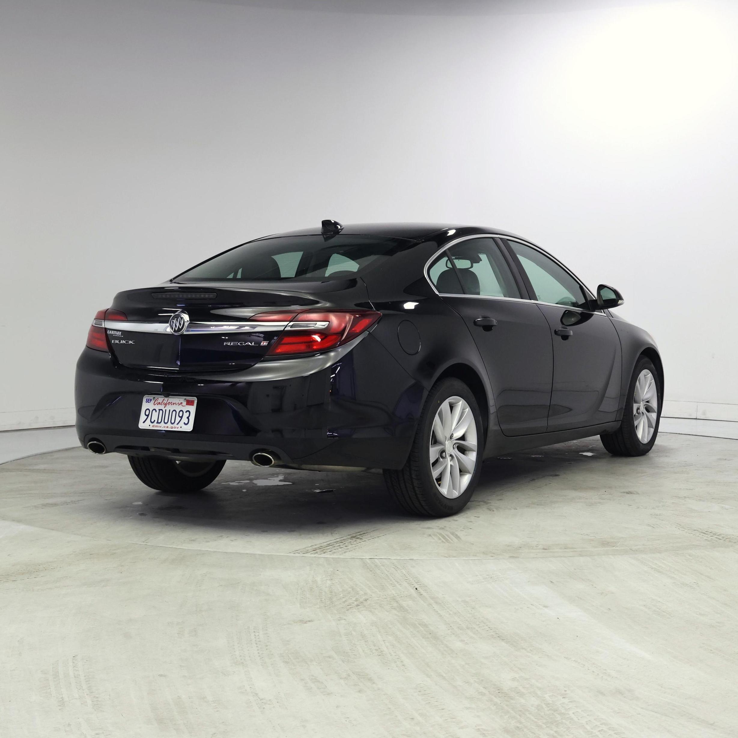Thumbnail: 2015 Buick Regal - 8