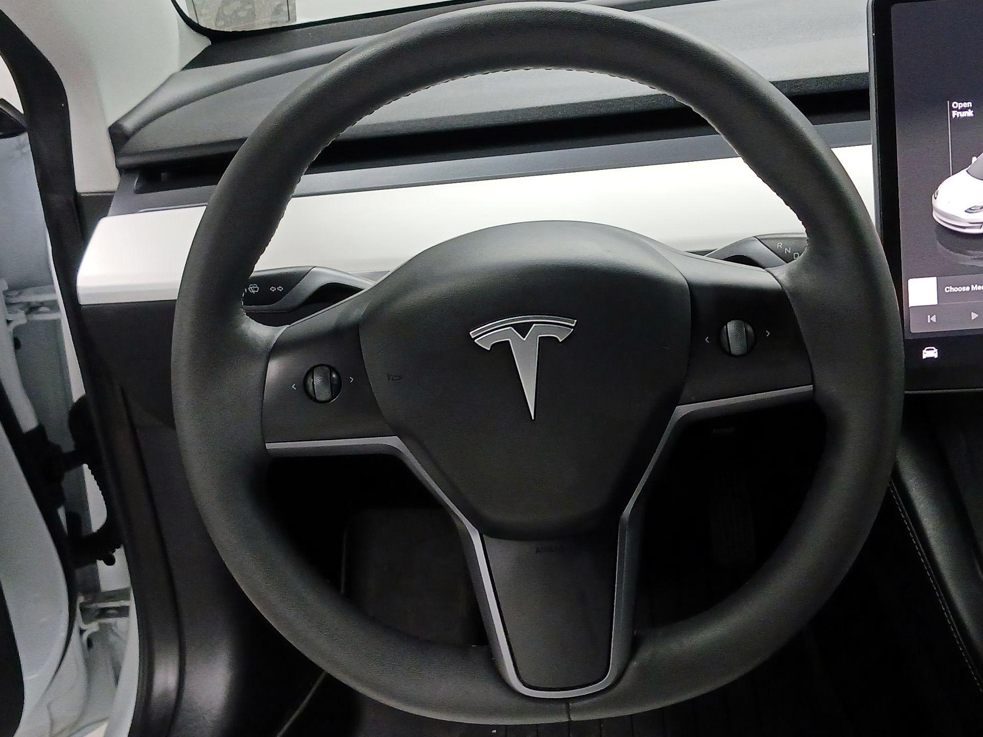 Thumbnail: 2023 Tesla Model 3 - 10