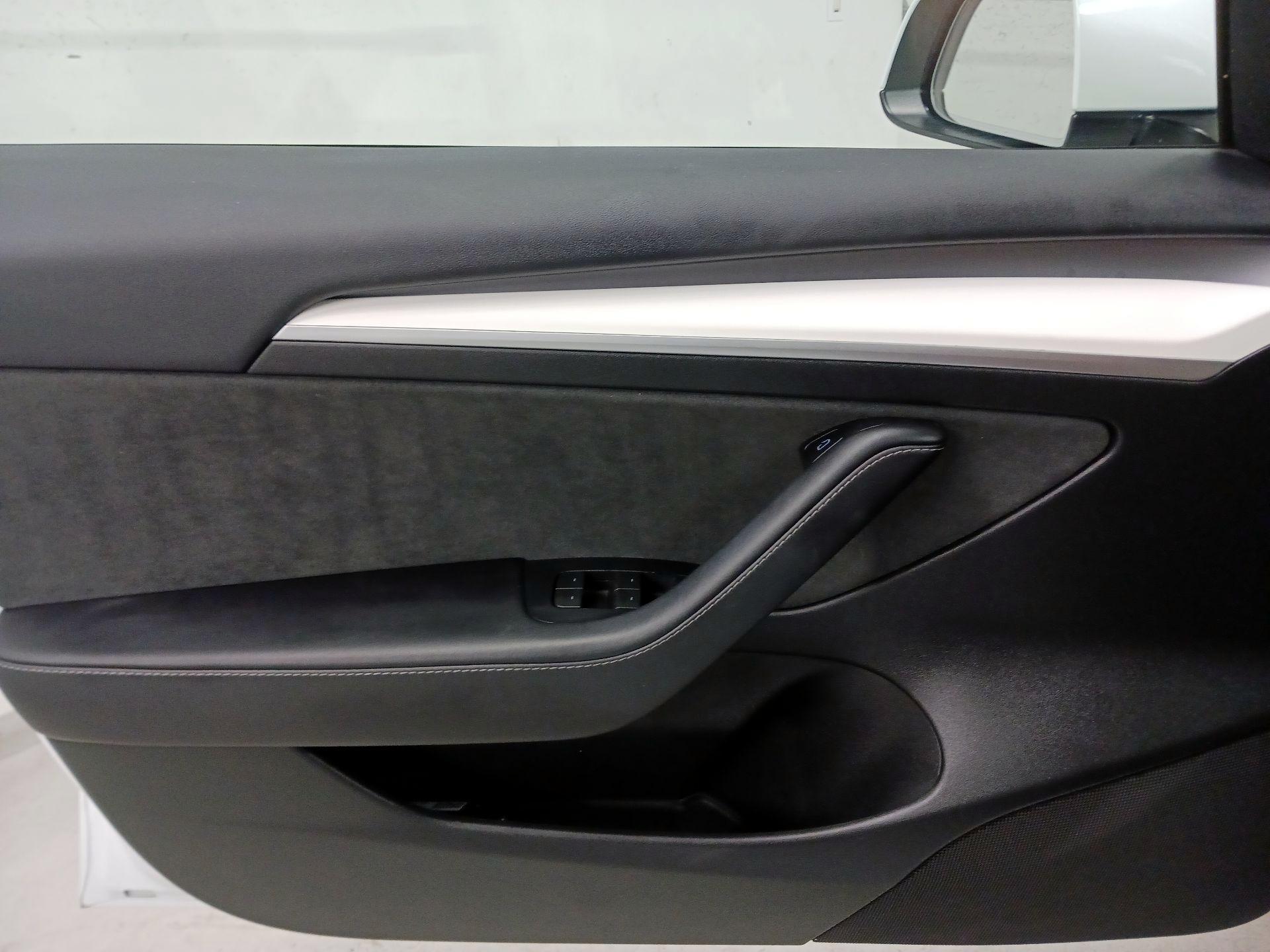 Thumbnail: 2023 Tesla Model 3 - 12