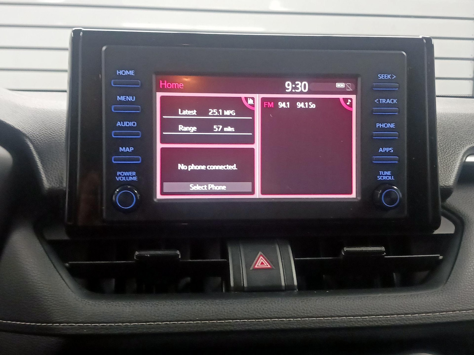 2019 Toyota RAV4 LE - Photo 14