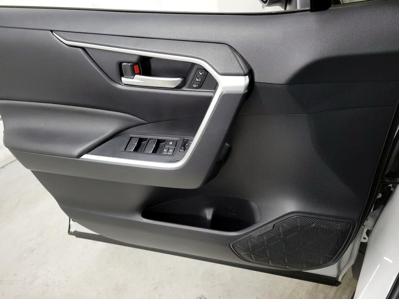 2024 Toyota RAV4 XLE Premium - Photo 13