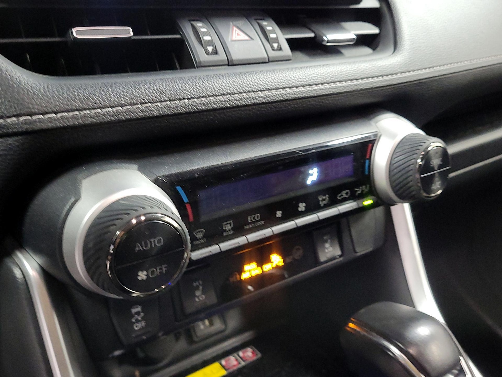 2024 Toyota RAV4 XLE Premium - Photo 15
