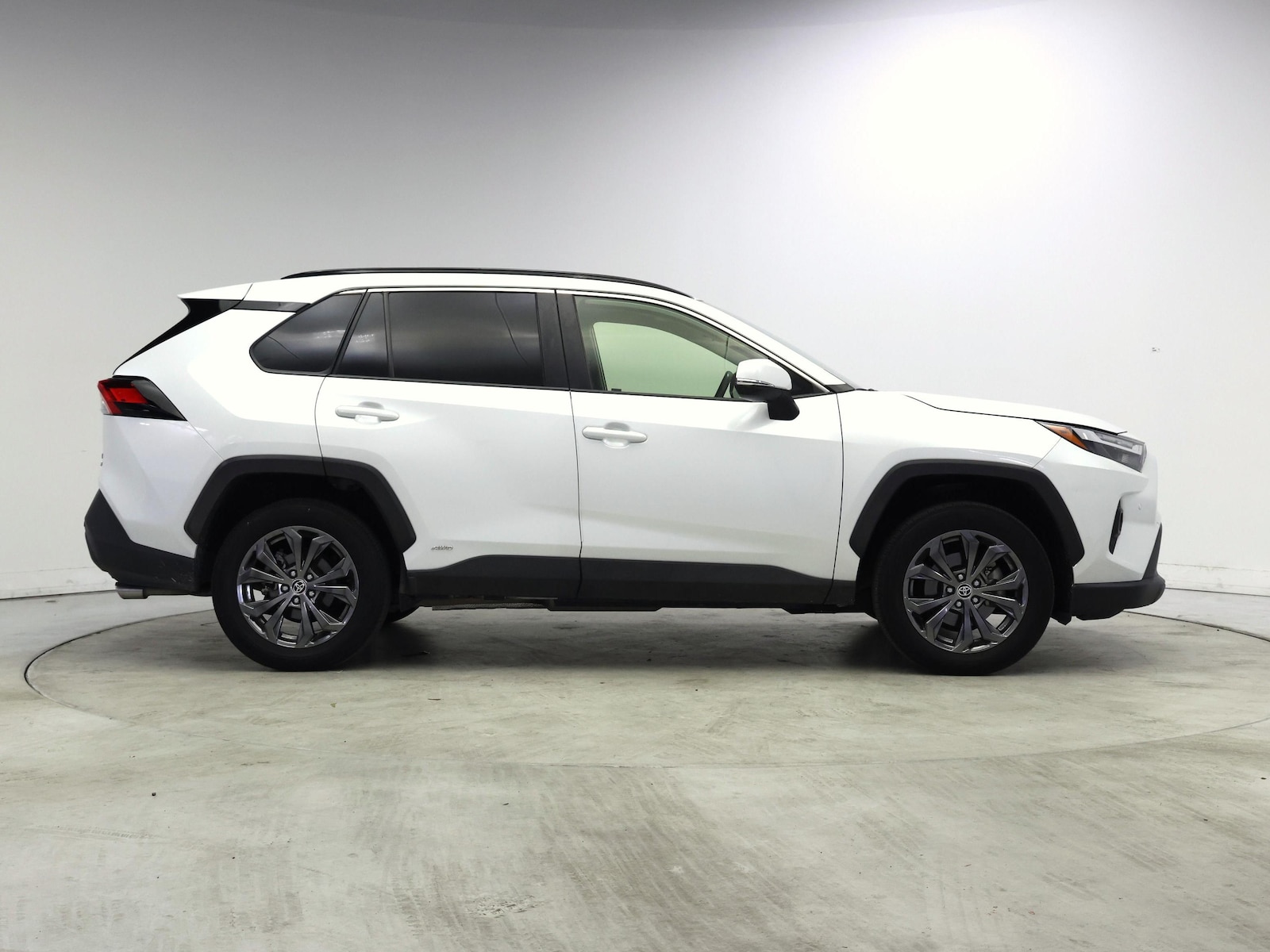 2024 Toyota RAV4 XLE Premium - Photo 8