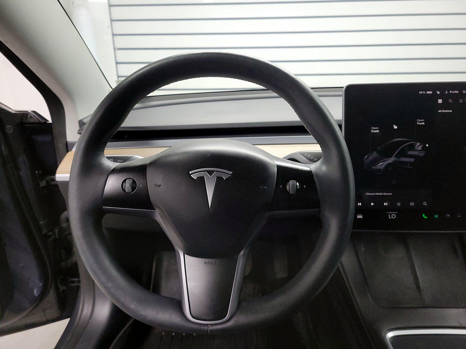 Thumbnail: 2023 Tesla Model 3 - 10