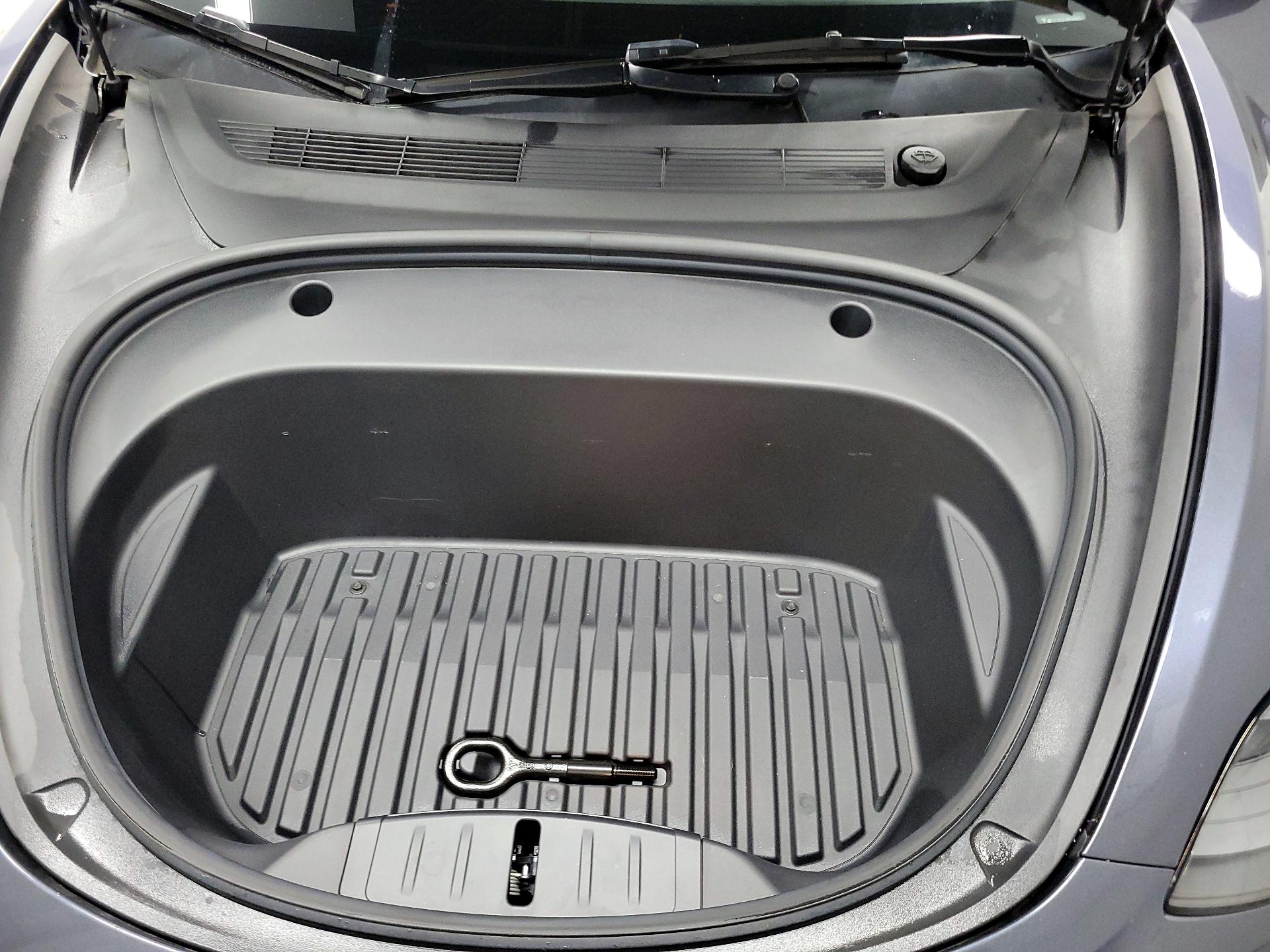 Thumbnail: 2023 Tesla Model 3 - 18