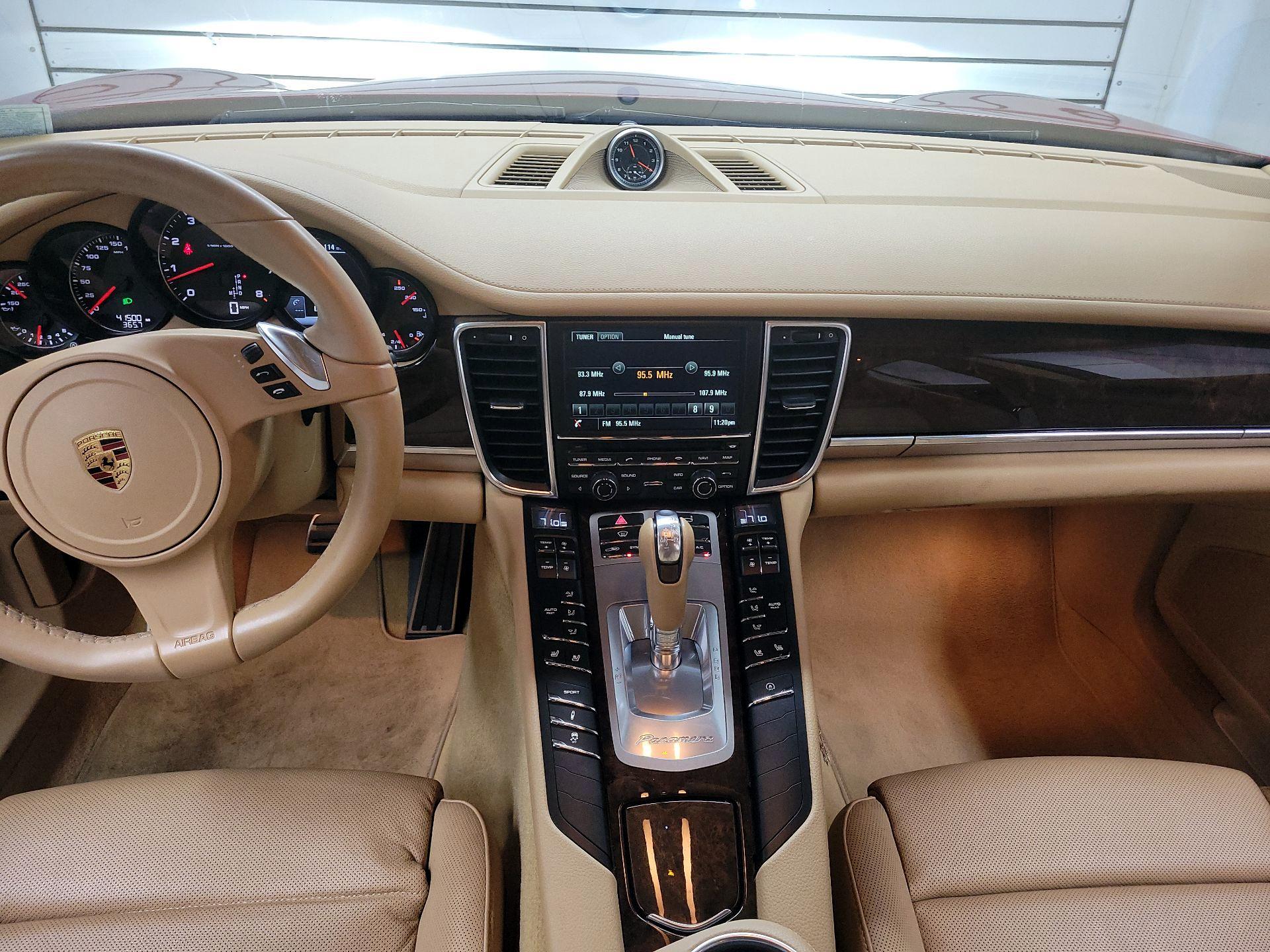 Thumbnail: 2016 Porsche Panamera - 9
