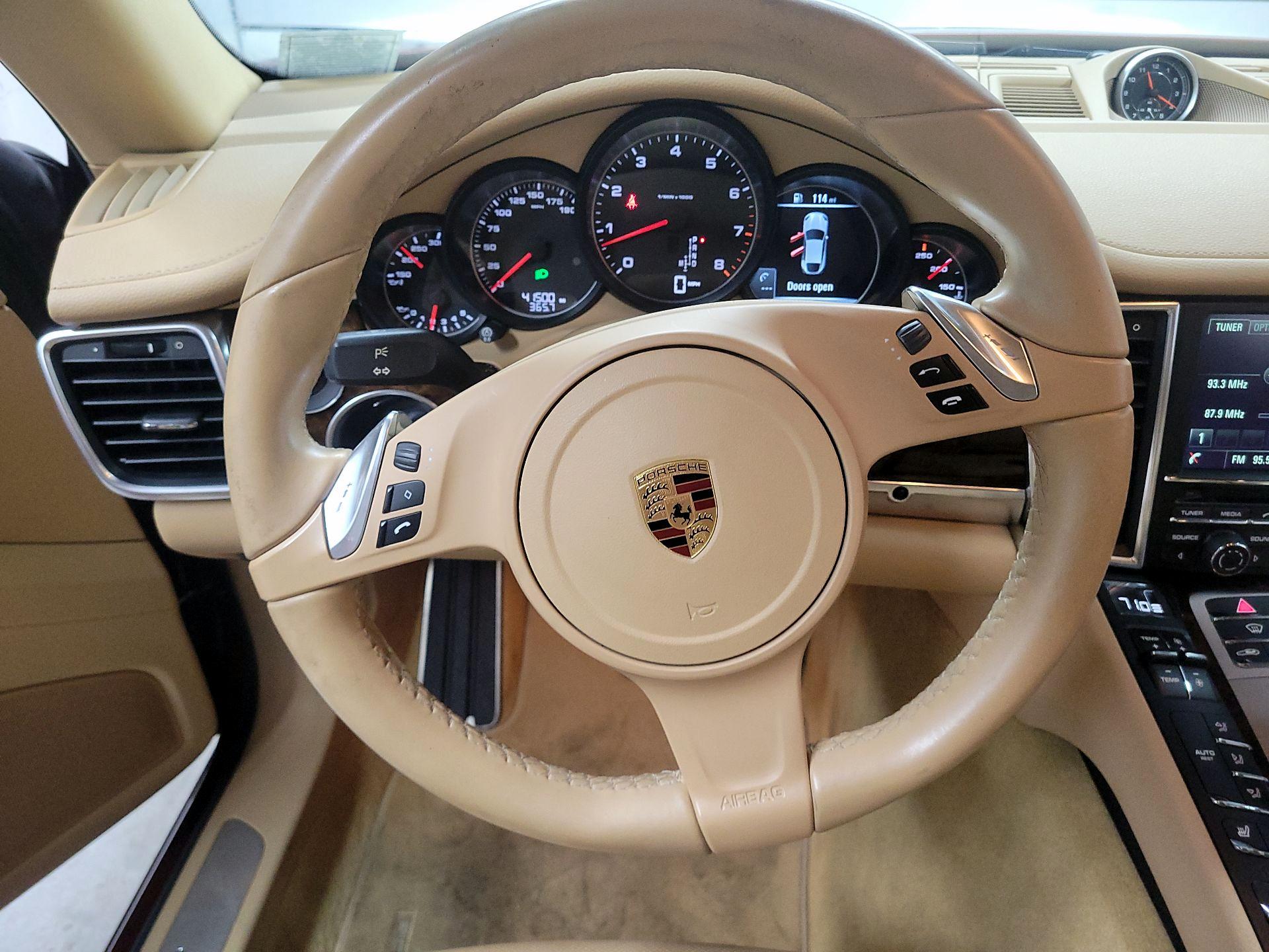 Thumbnail: 2016 Porsche Panamera - 10
