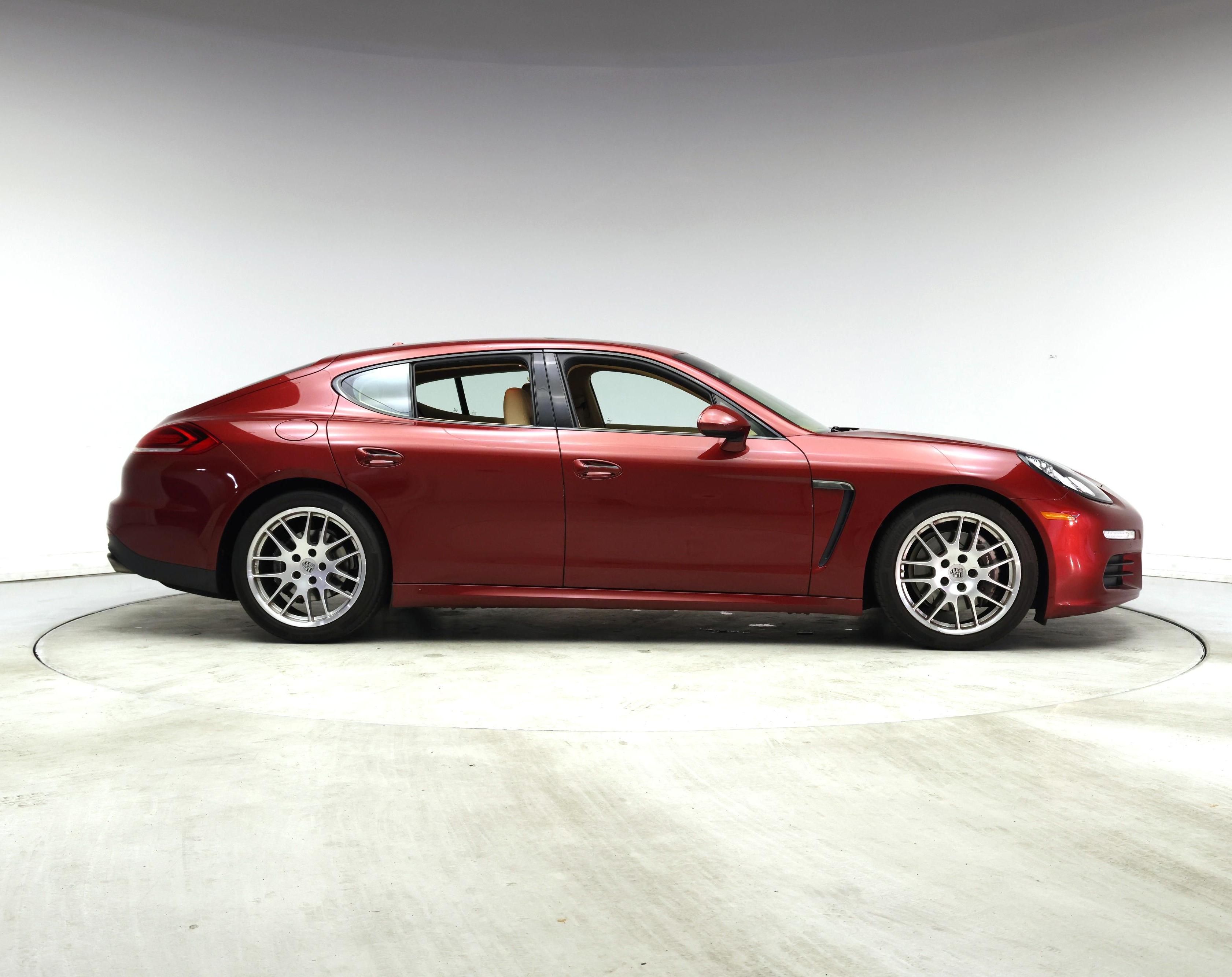 Thumbnail: 2016 Porsche Panamera - 7