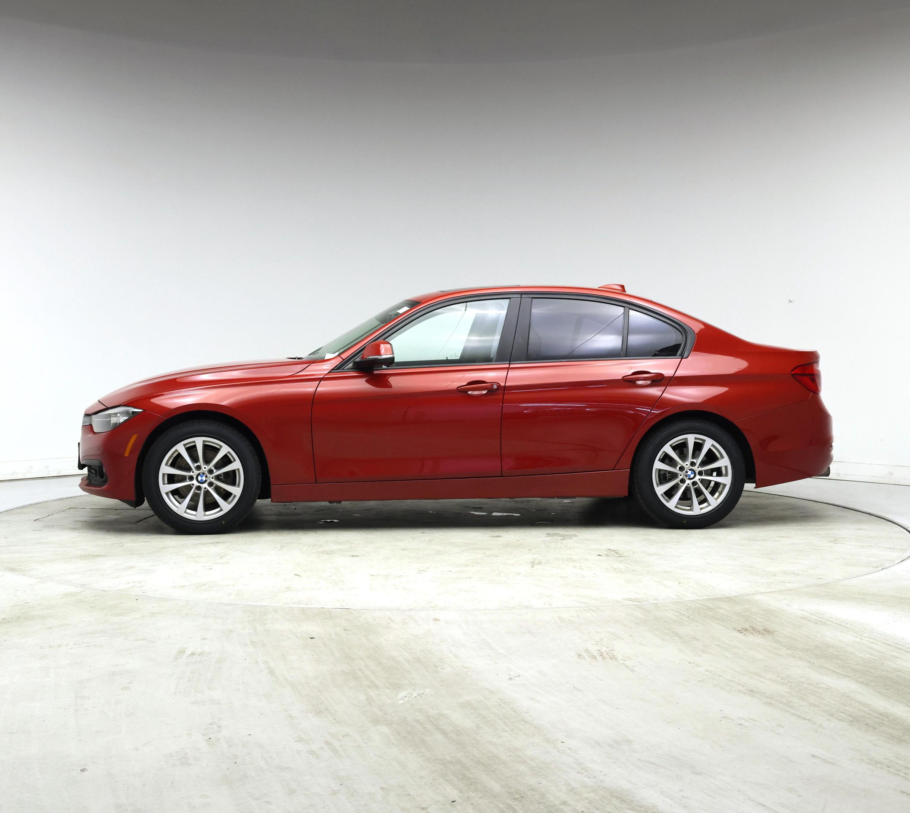Thumbnail: 2017 BMW 3 Series - 3