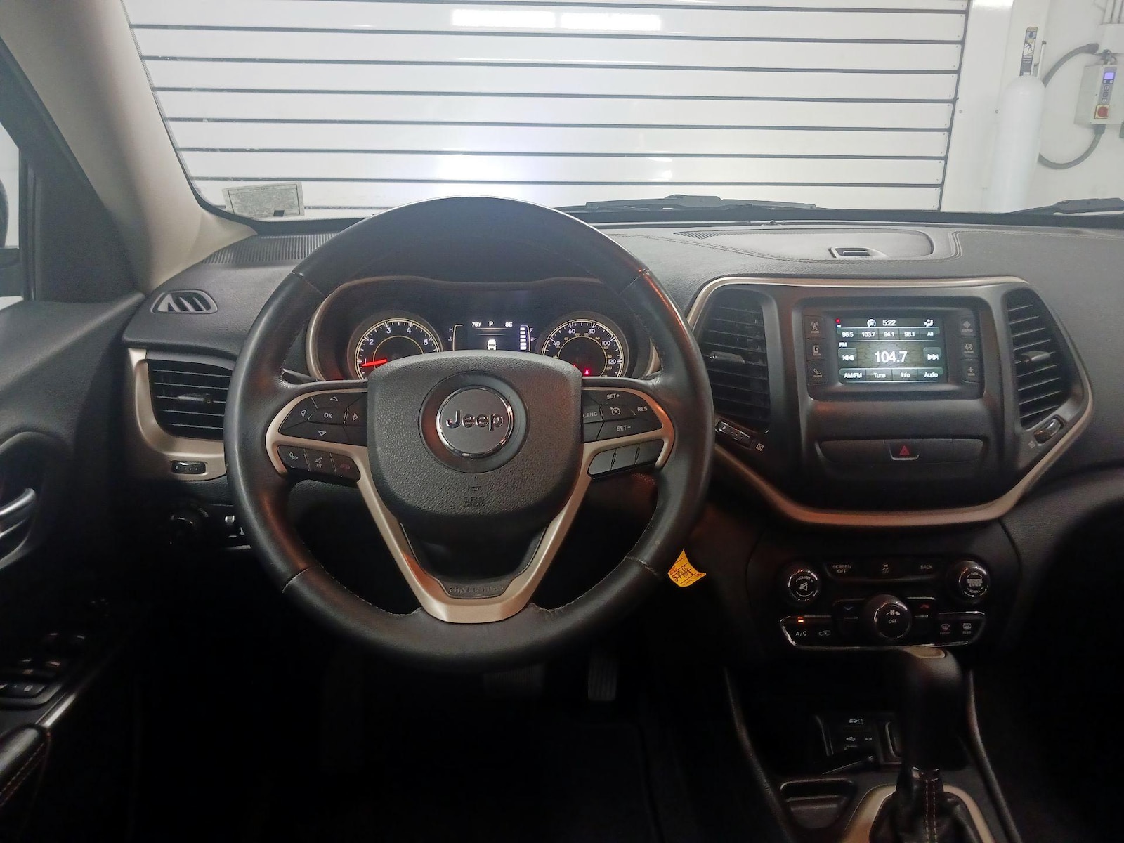 2015 Jeep Cherokee Latitude - Photo 11
