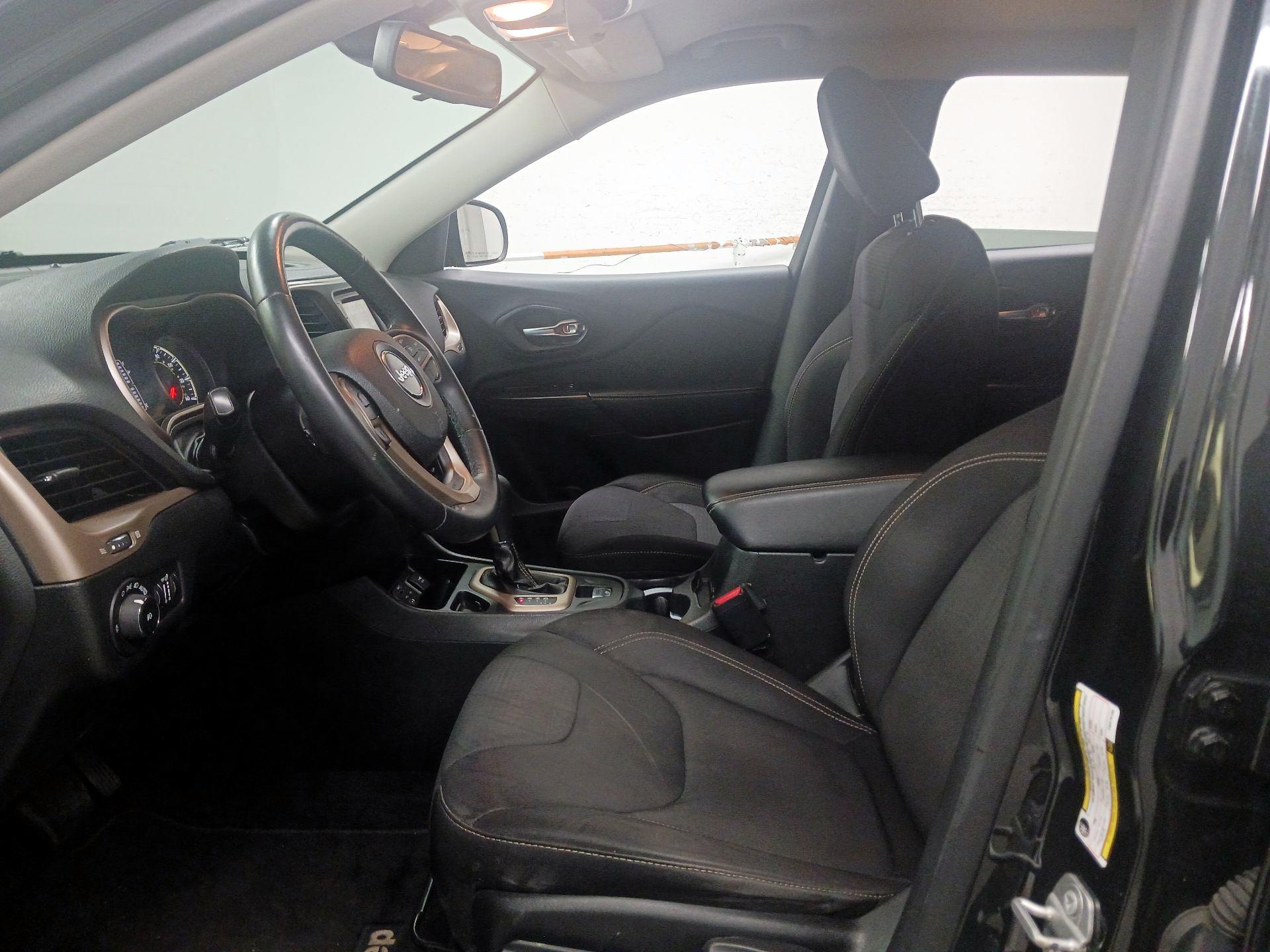Thumbnail: 2015 Jeep Cherokee - 11