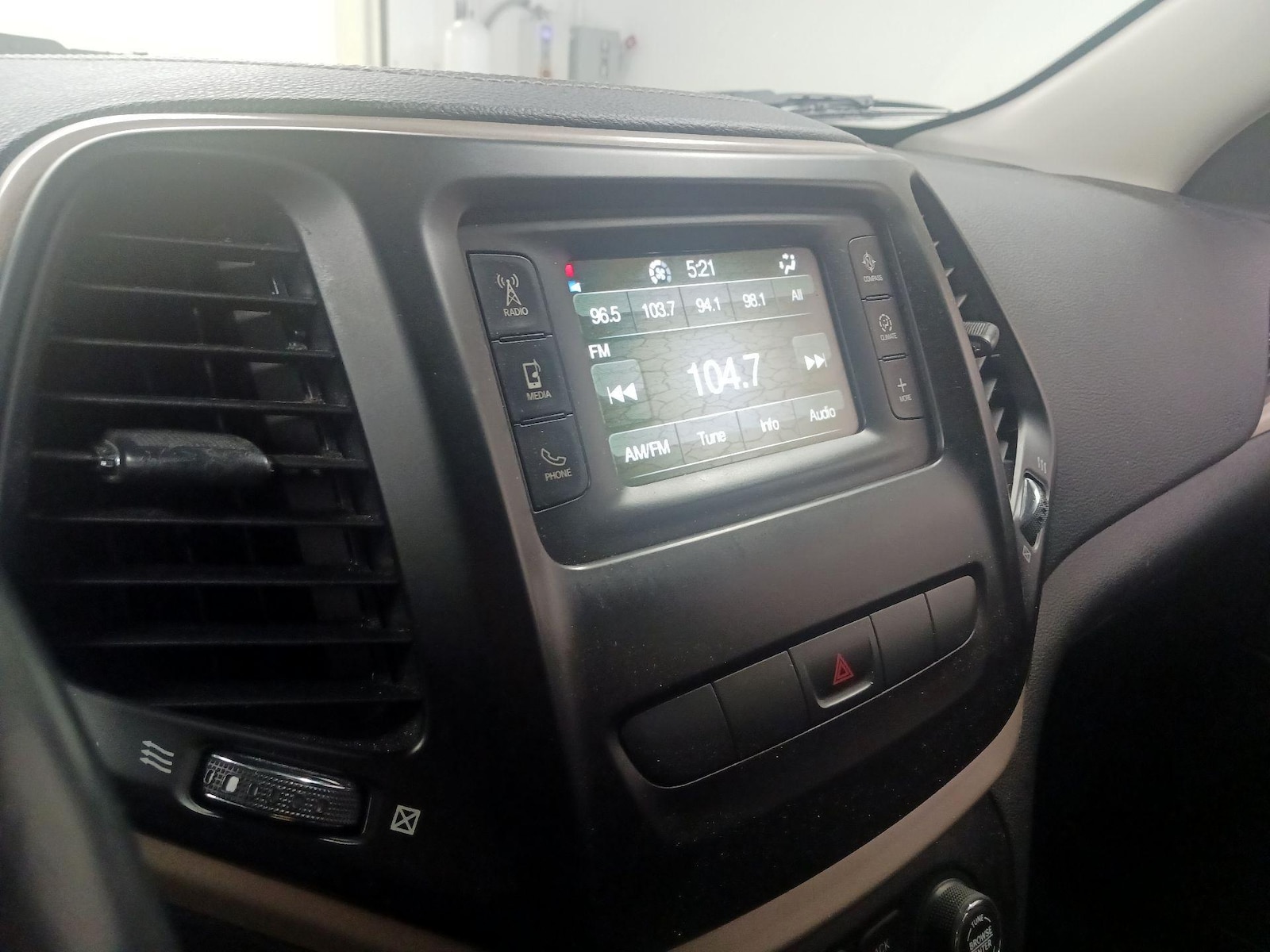 2015 Jeep Cherokee Latitude - Photo 16
