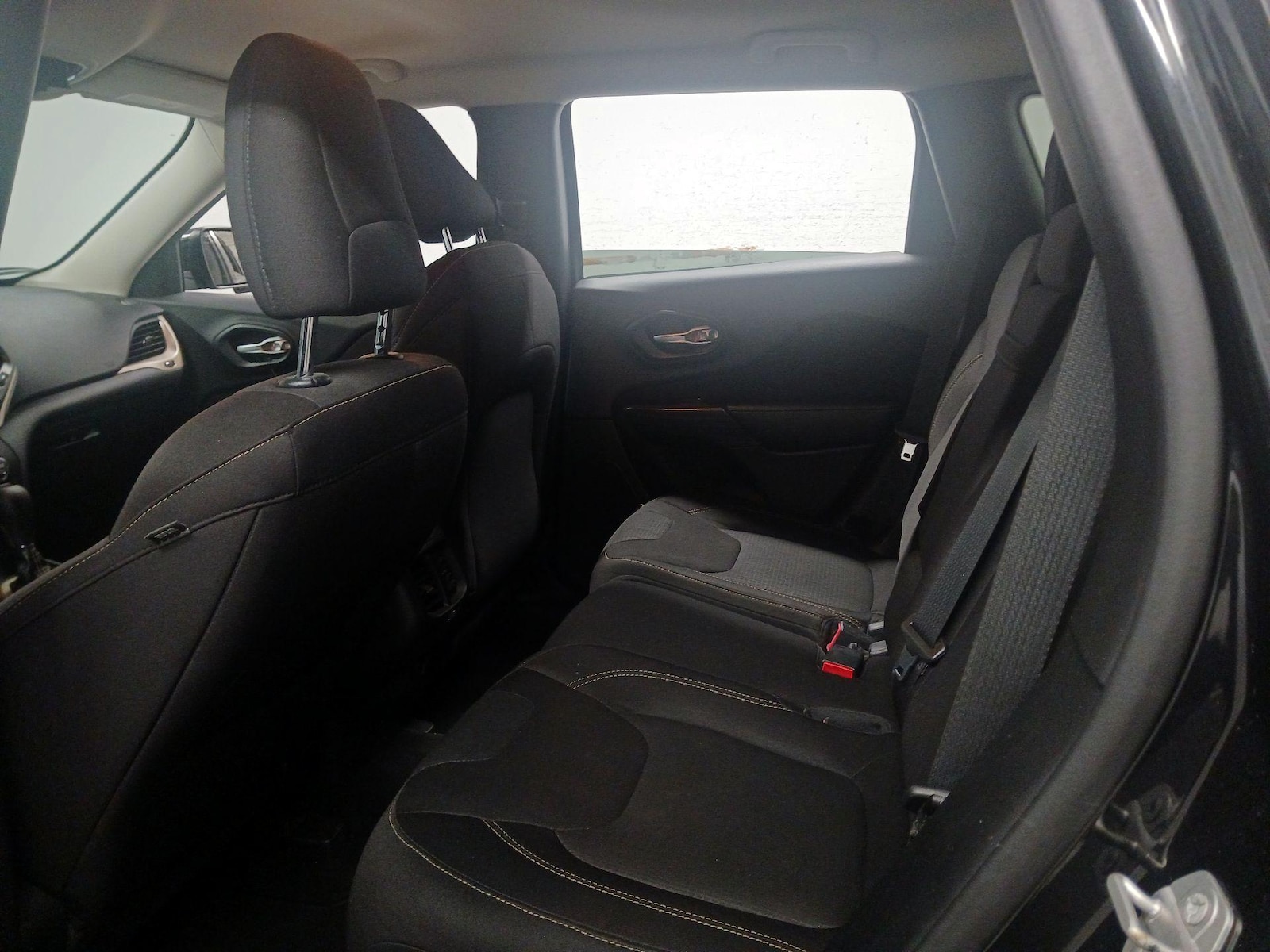 2015 Jeep Cherokee Latitude - Photo 19