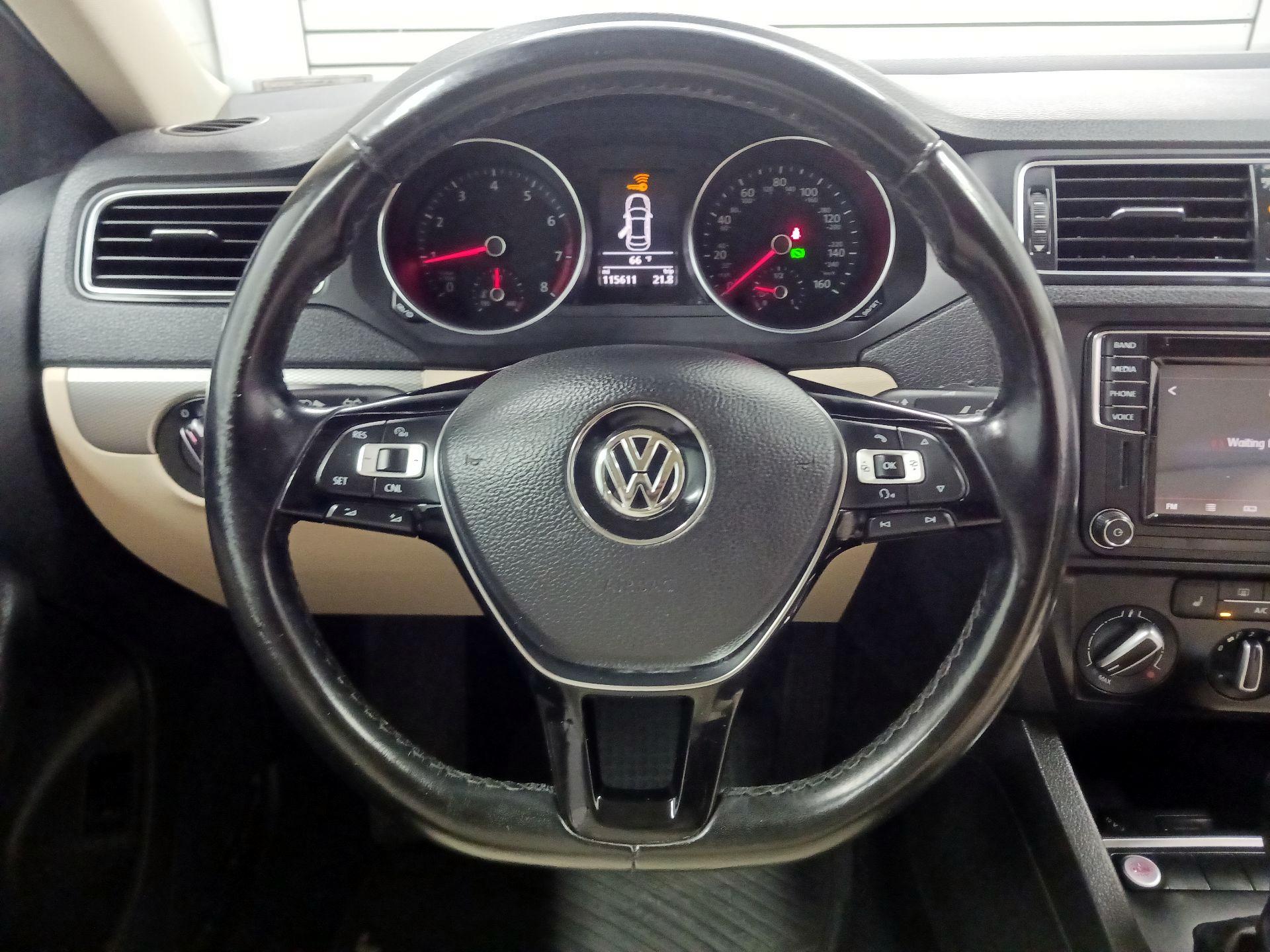Thumbnail: 2017 Volkswagen Jetta - 10