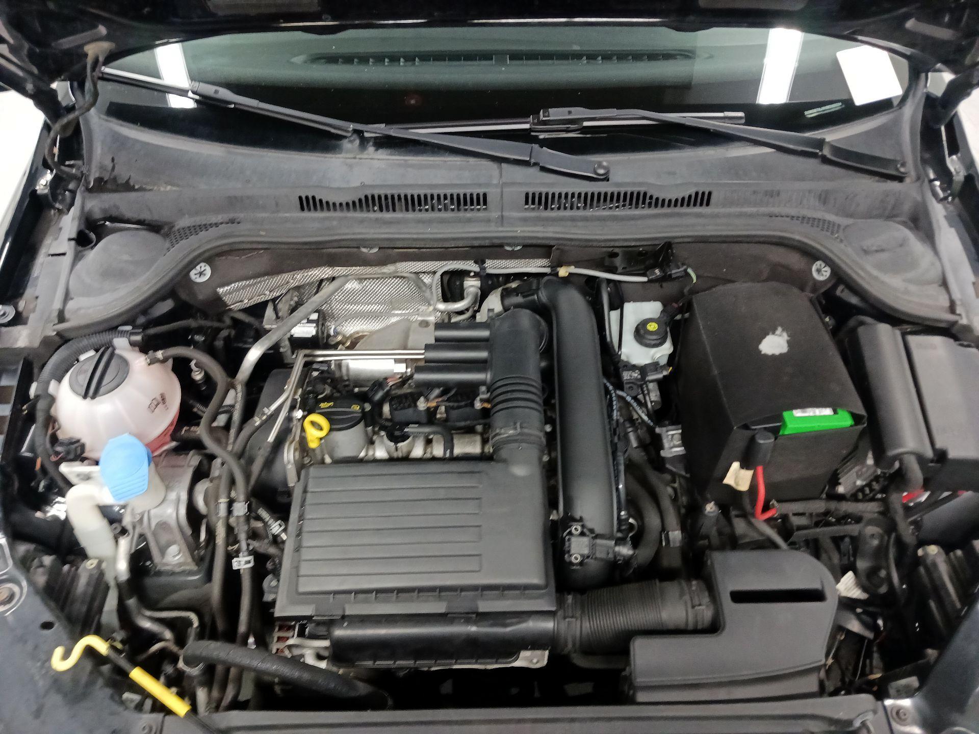 Thumbnail: 2017 Volkswagen Jetta - 19