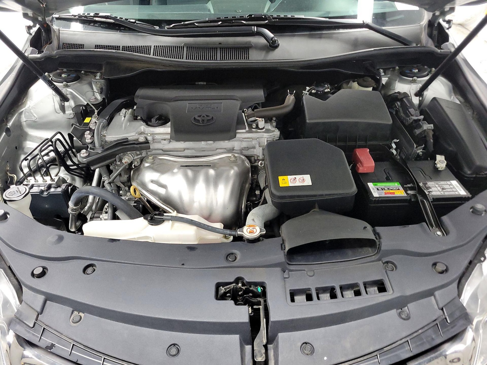 2017 Toyota Camry SE - Photo 19