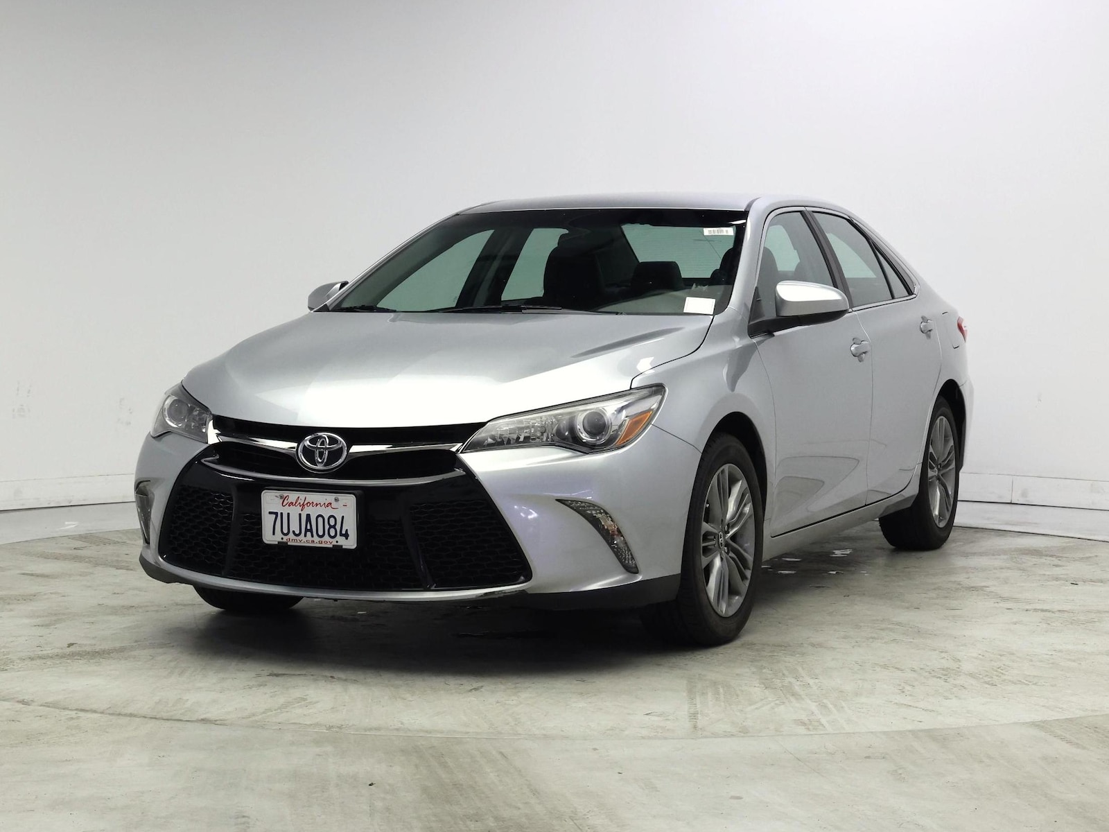 2017 Toyota Camry SE - Photo 5