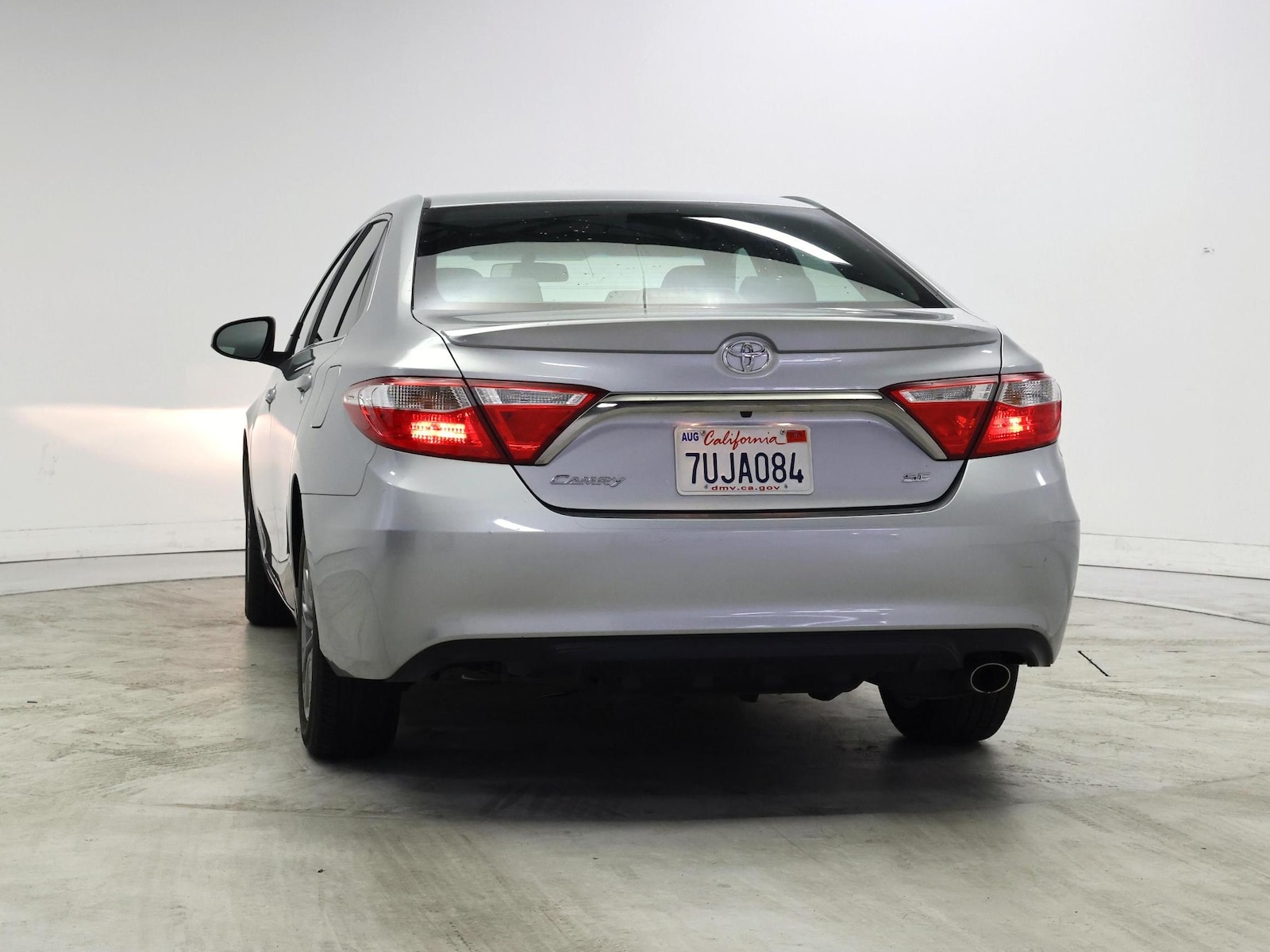 2017 Toyota Camry SE - Photo 7