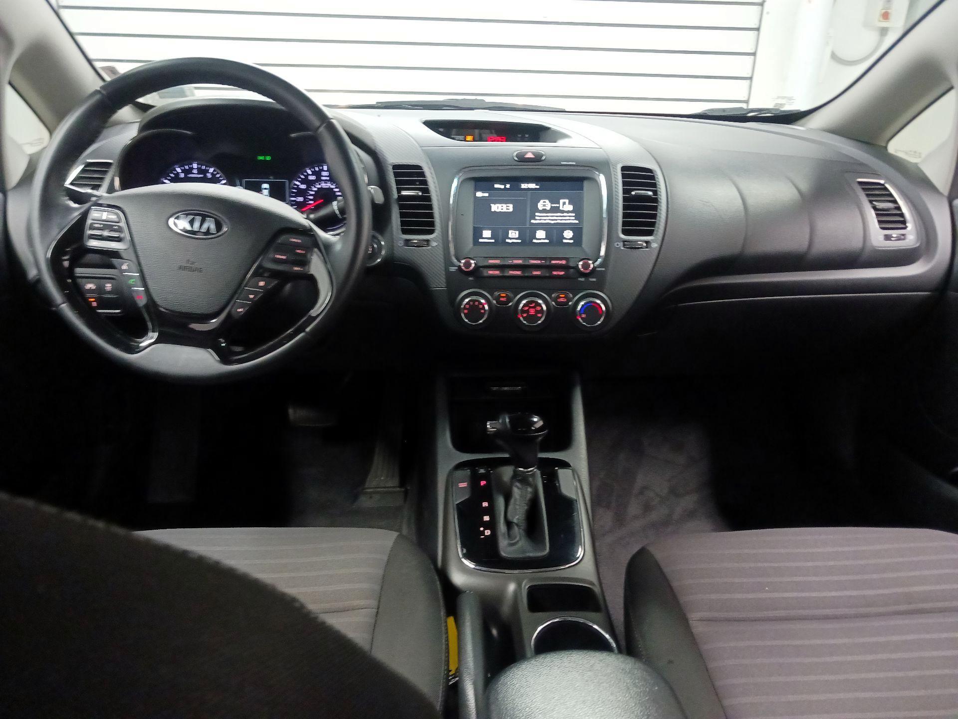 Thumbnail: 2017 Kia Forte - 9