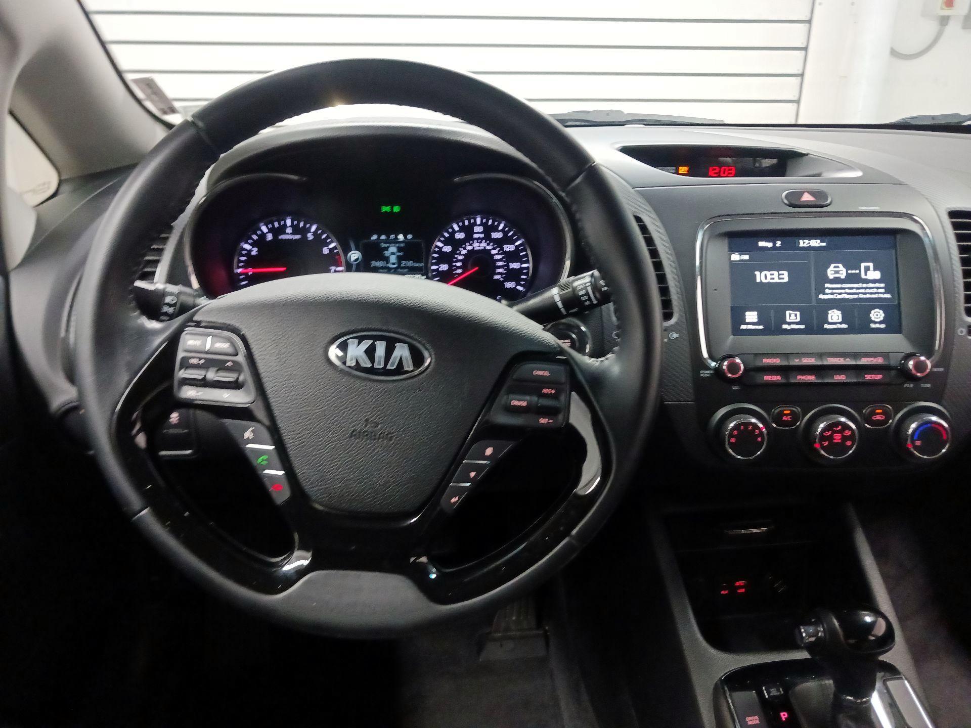 Thumbnail: 2017 Kia Forte - 10