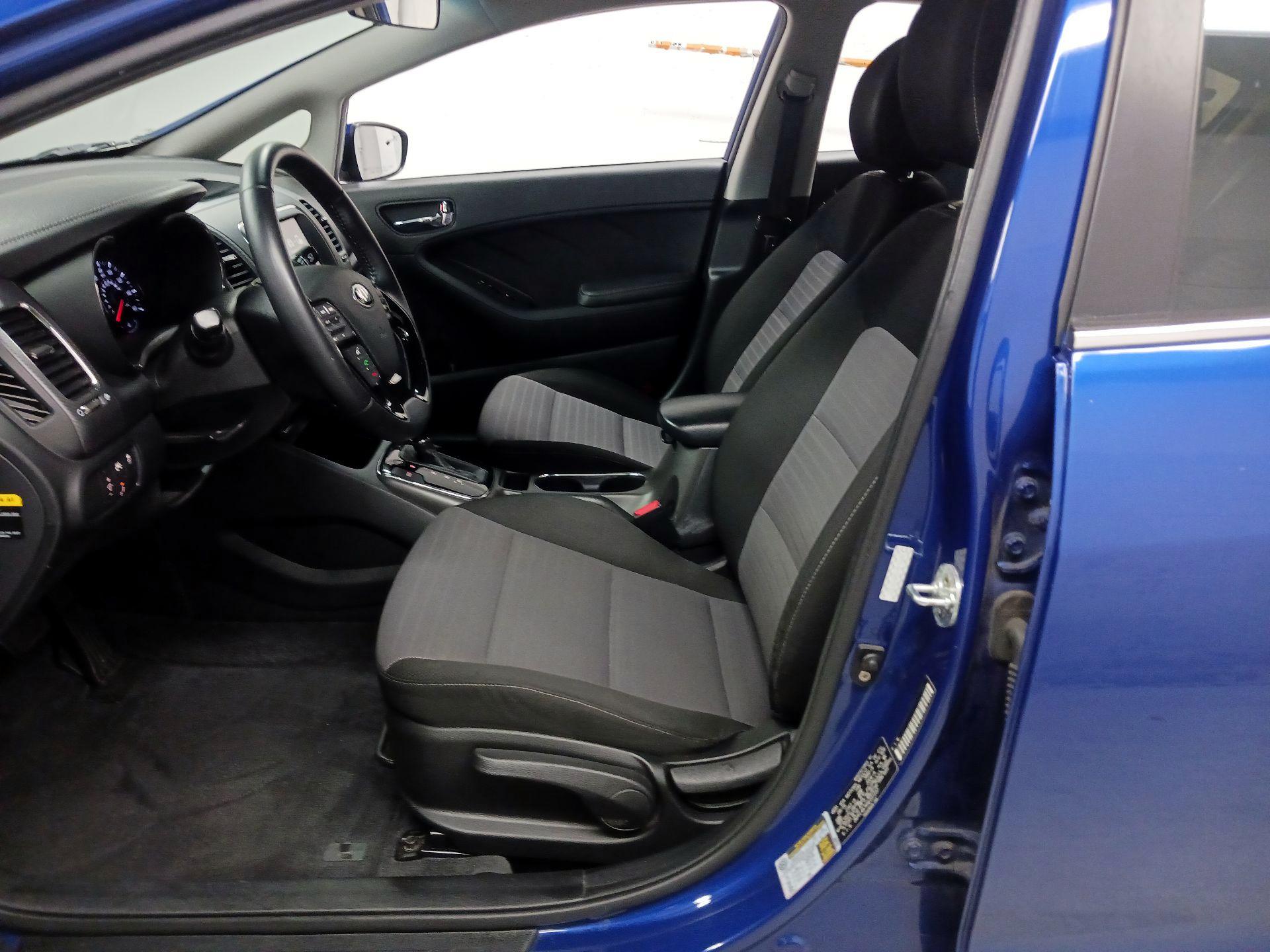Thumbnail: 2017 Kia Forte - 11