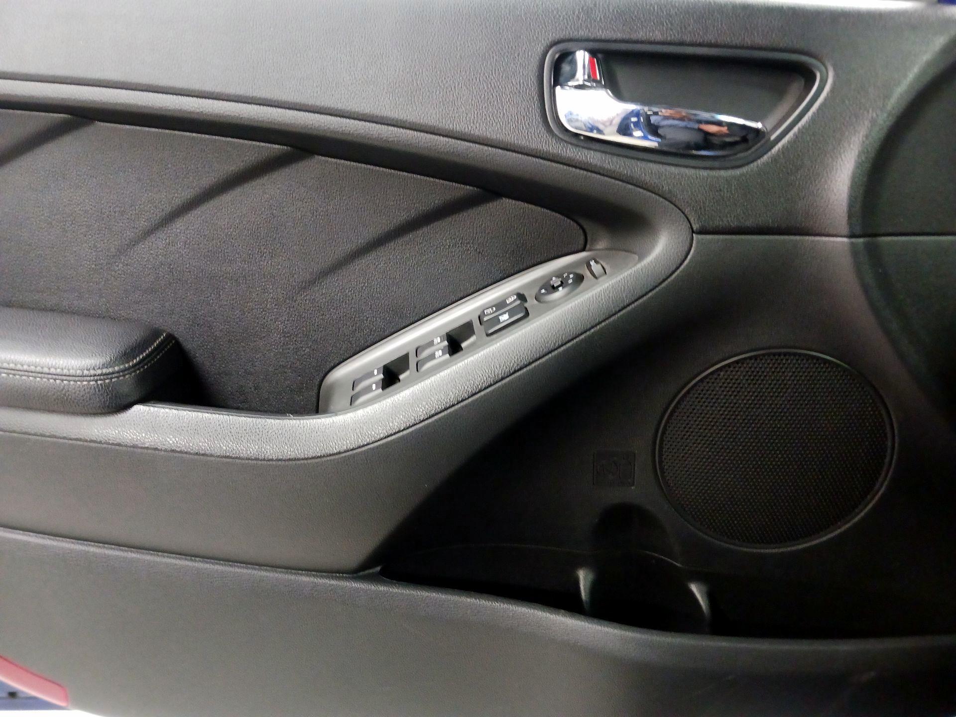 Thumbnail: 2017 Kia Forte - 12