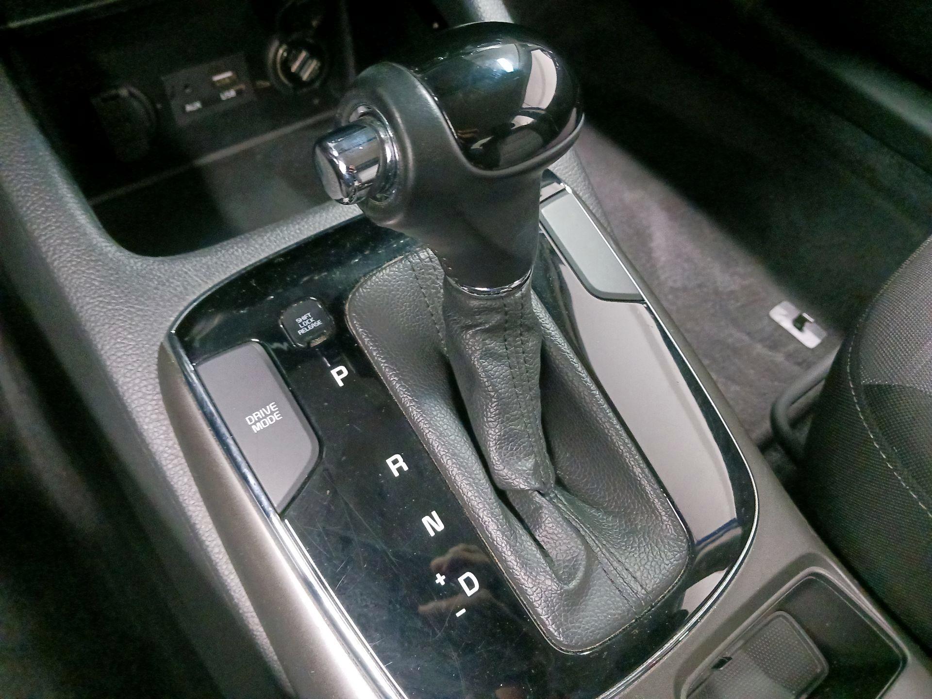 Thumbnail: 2017 Kia Forte - 16