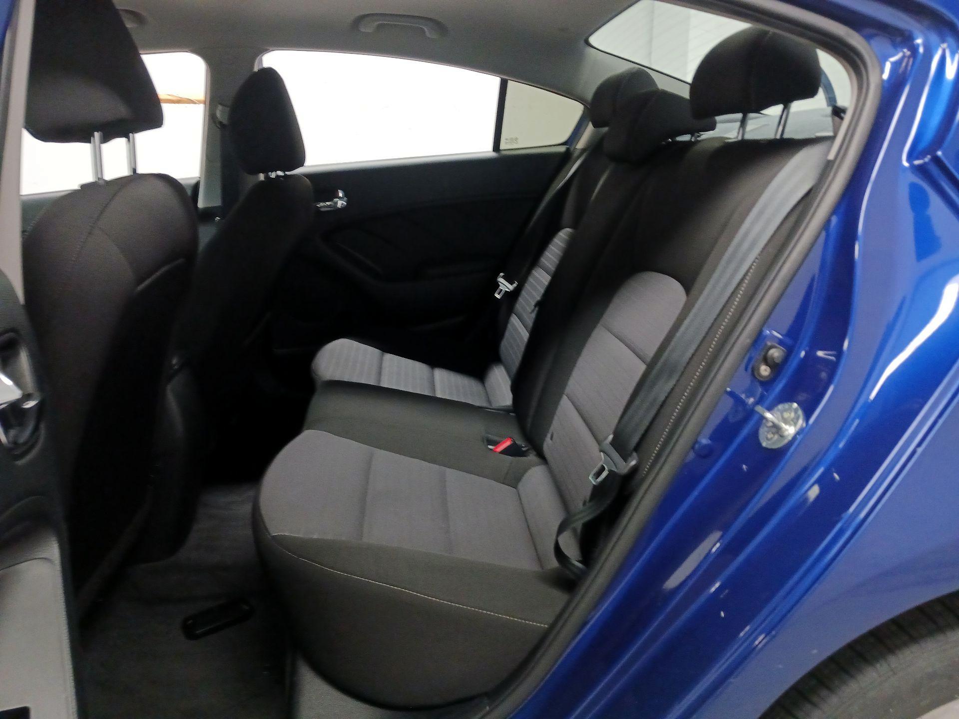 Thumbnail: 2017 Kia Forte - 17
