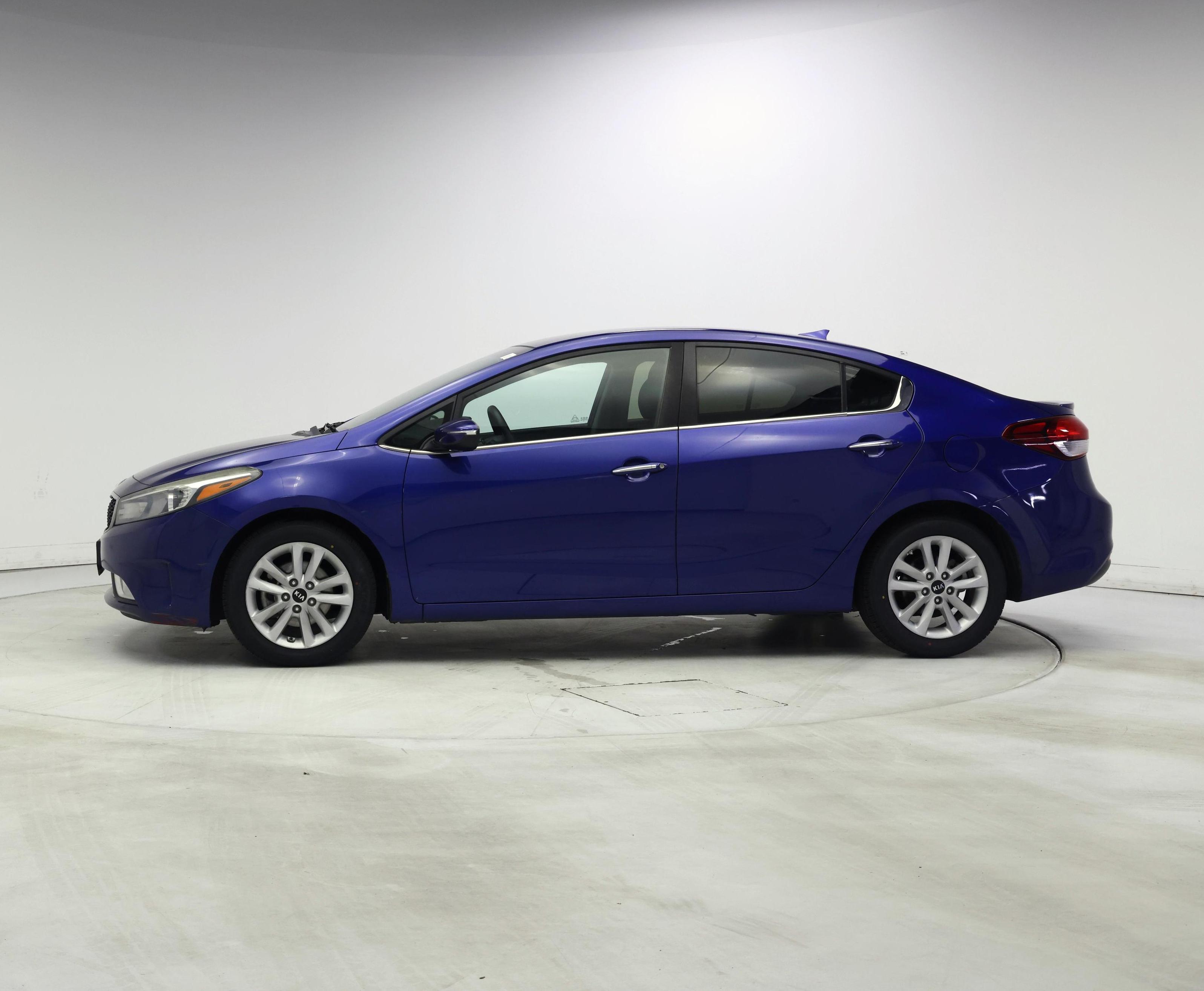 Thumbnail: 2017 Kia Forte - 3